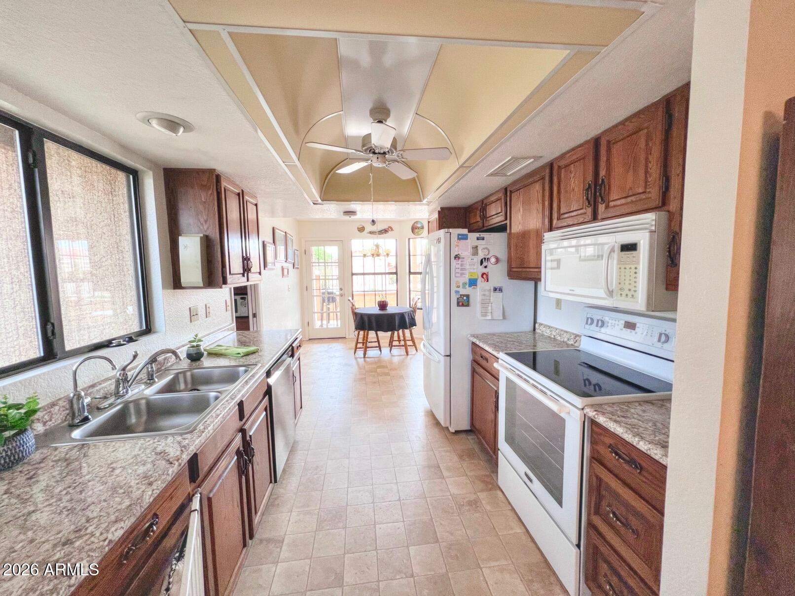 1907 Leisure World --