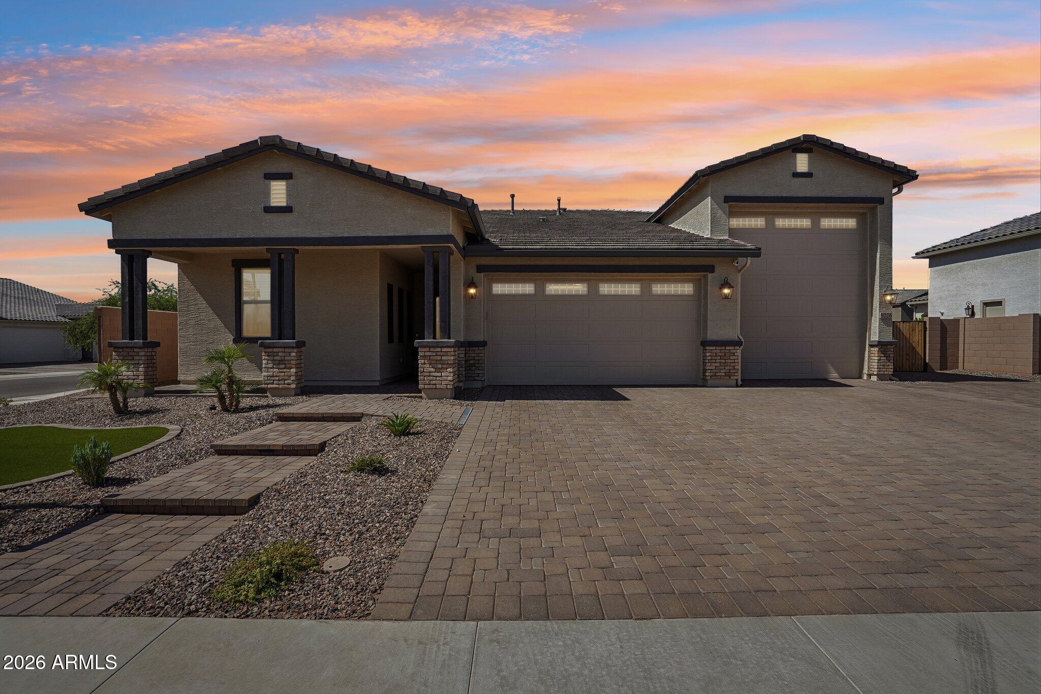 5226 W TOP HAND Trail