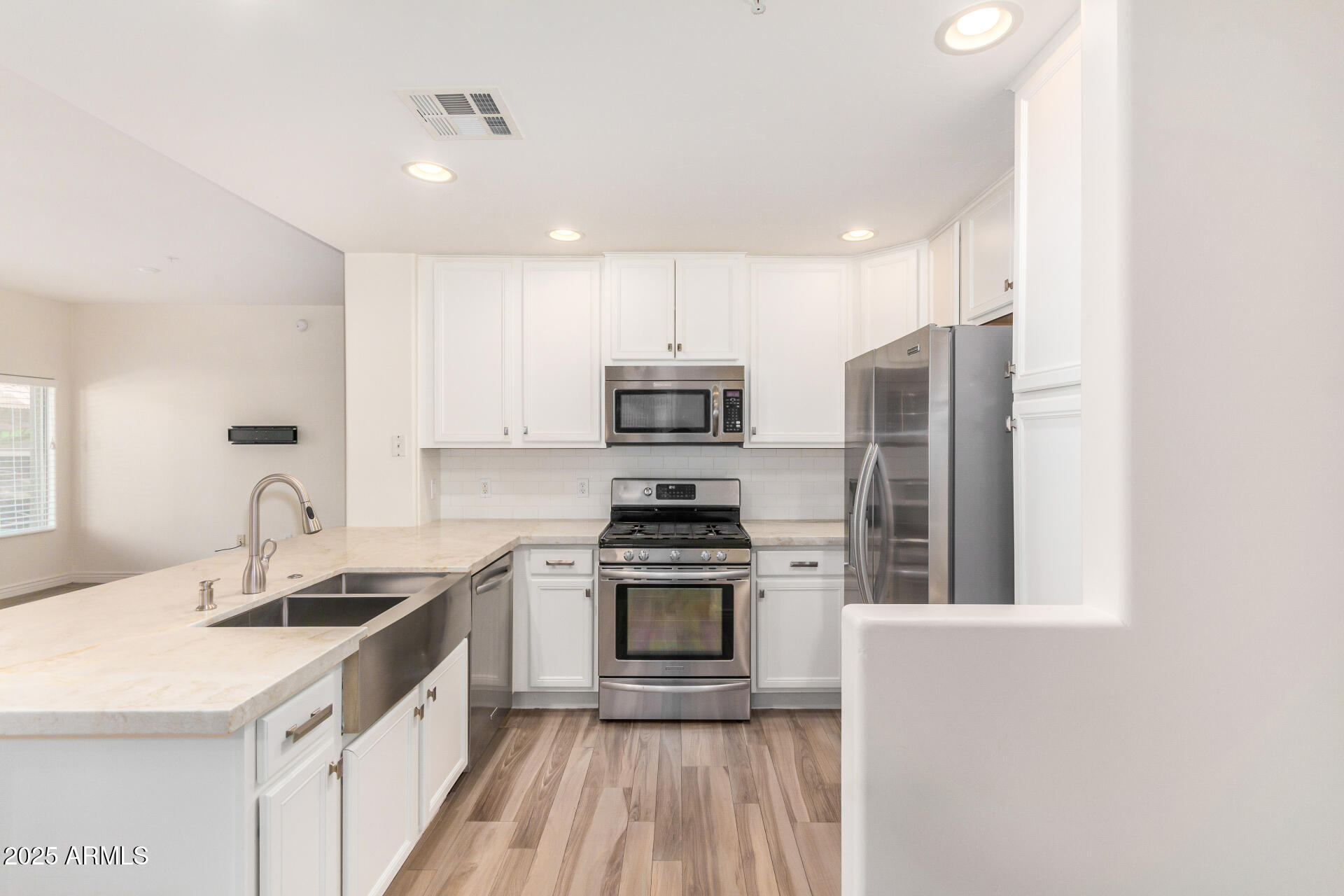 5450 E DEER VALLEY Drive 1211