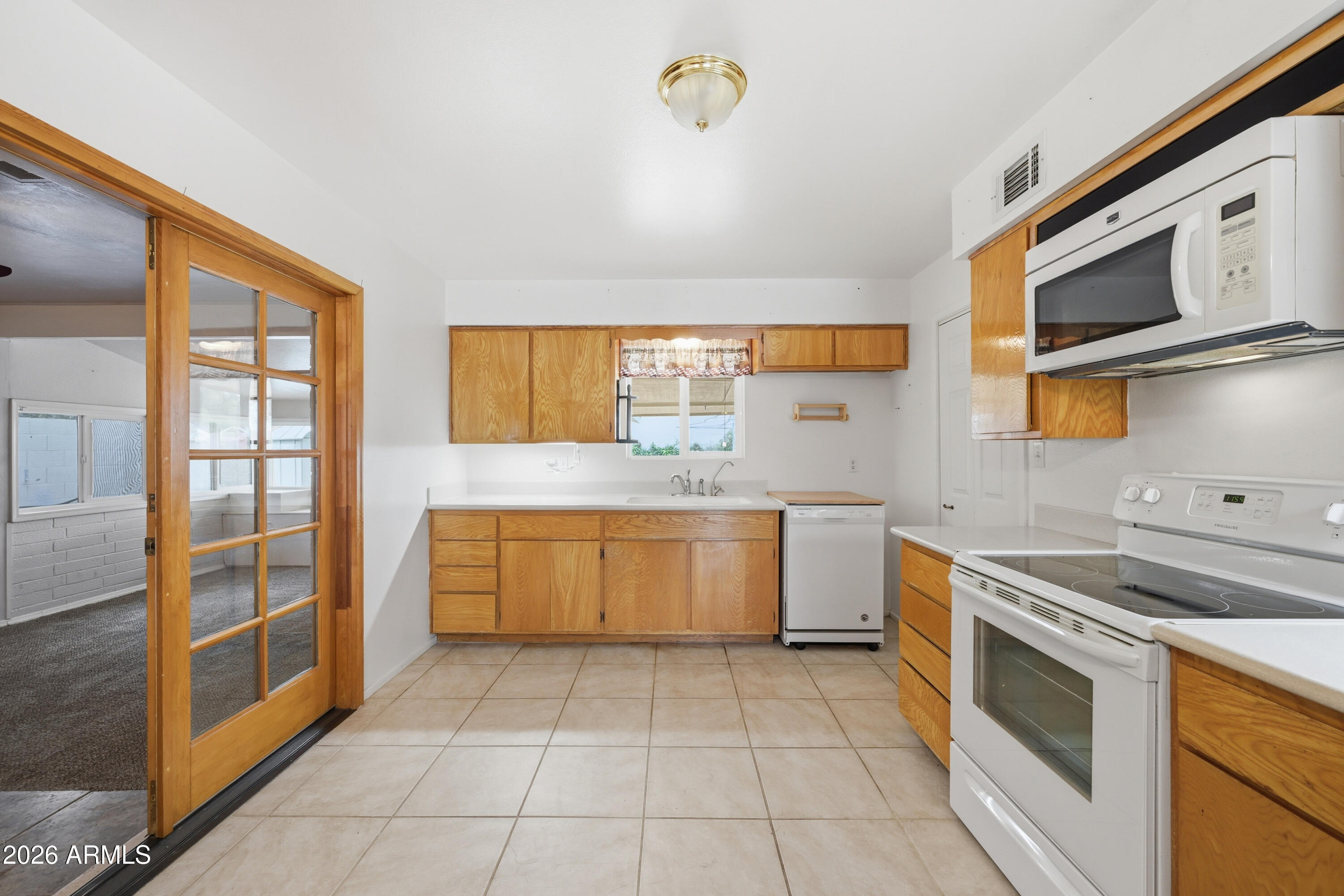 891 W 4TH Avenue