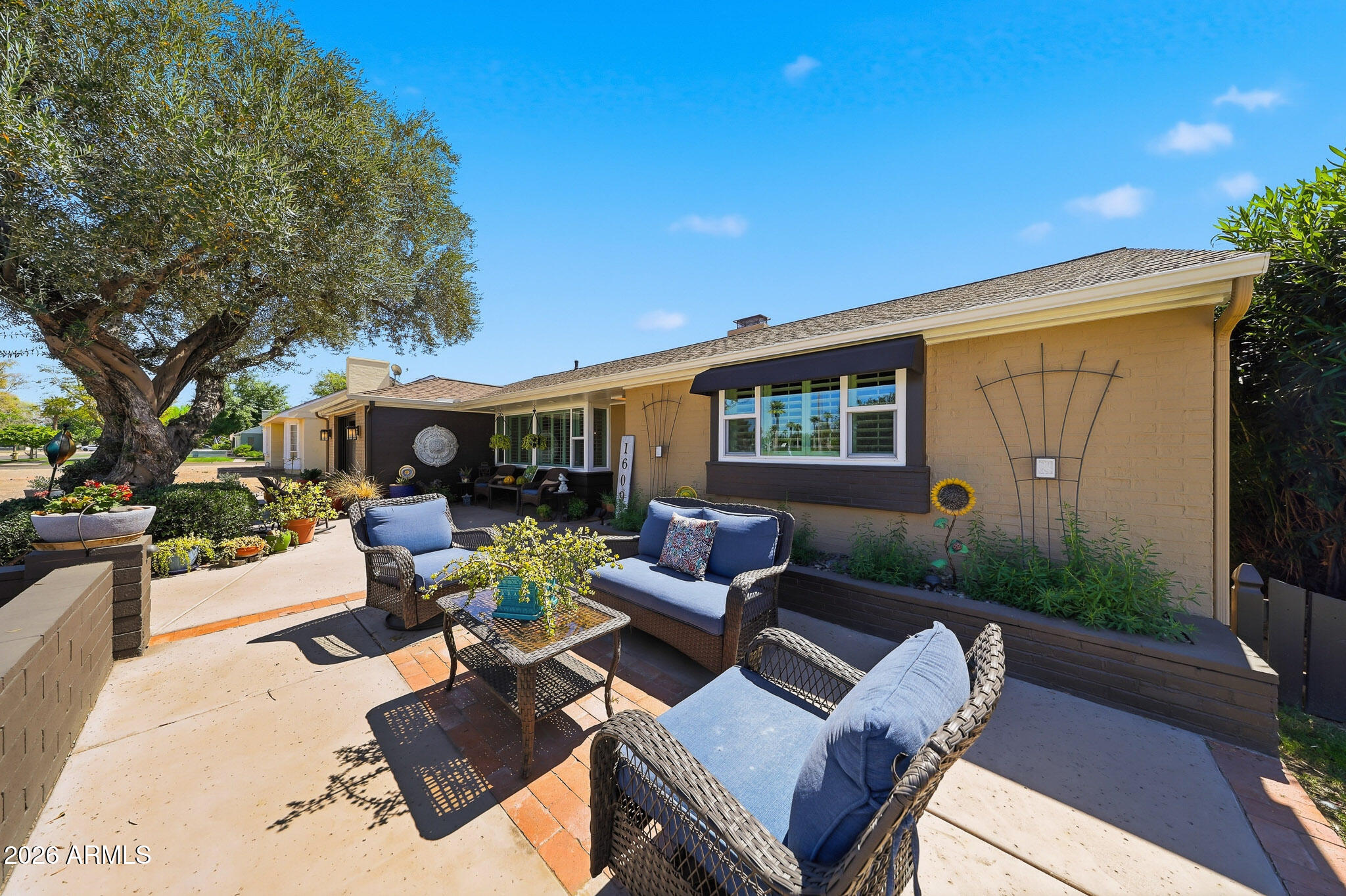 1609 W VIRGINIA Avenue