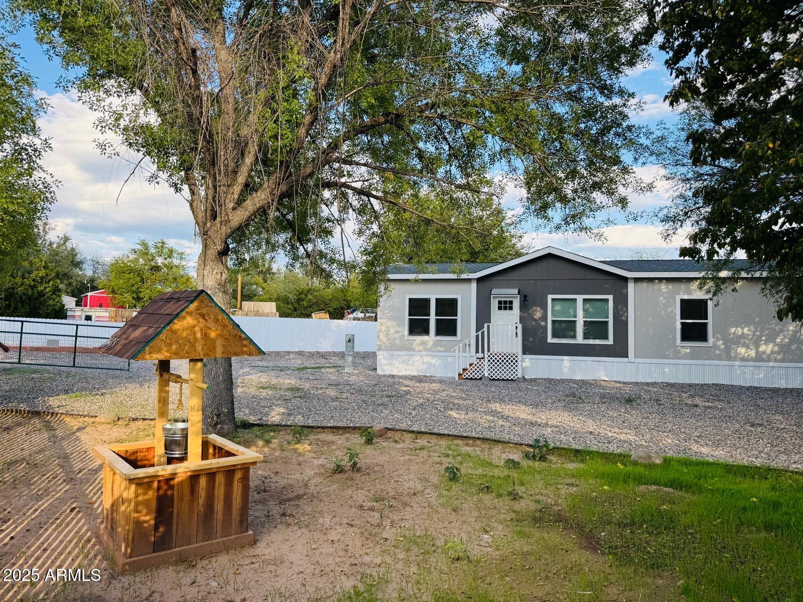 4035 E GOLDMINE Road