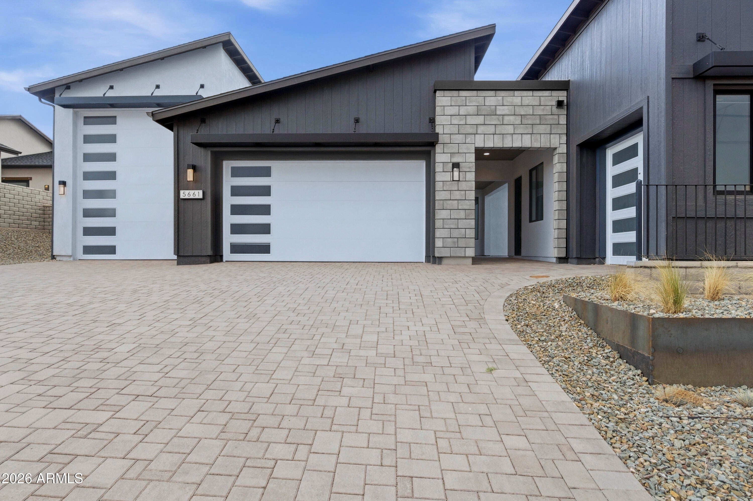 5661 E BLACKBURN Court