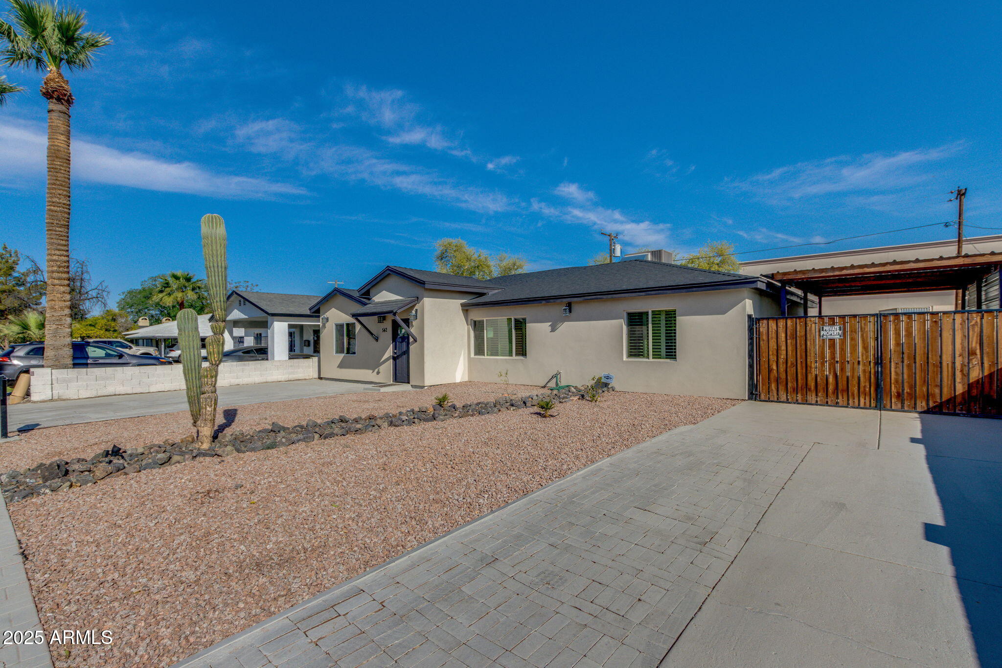 542 E FLYNN Lane