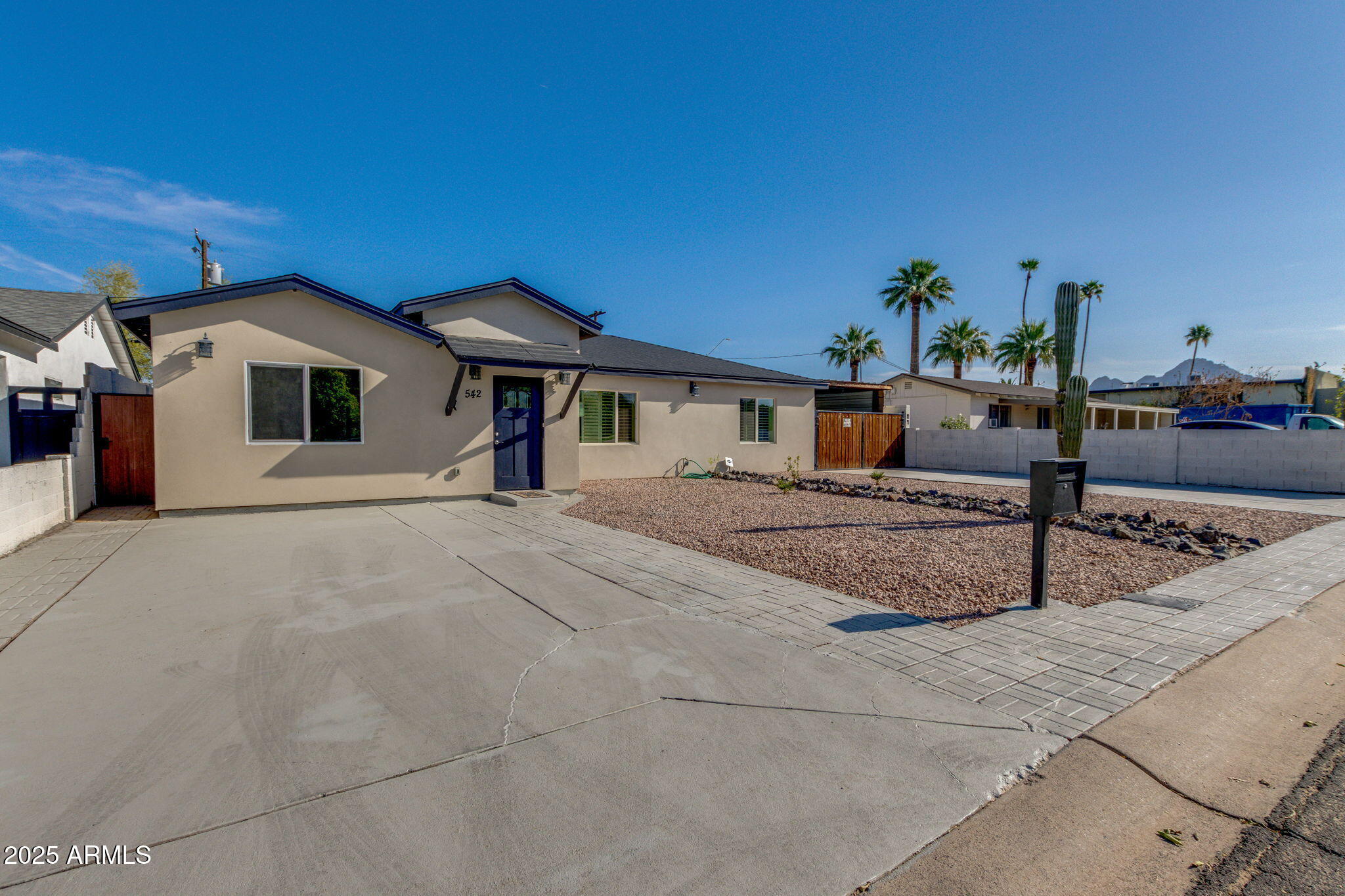 542 E FLYNN Lane