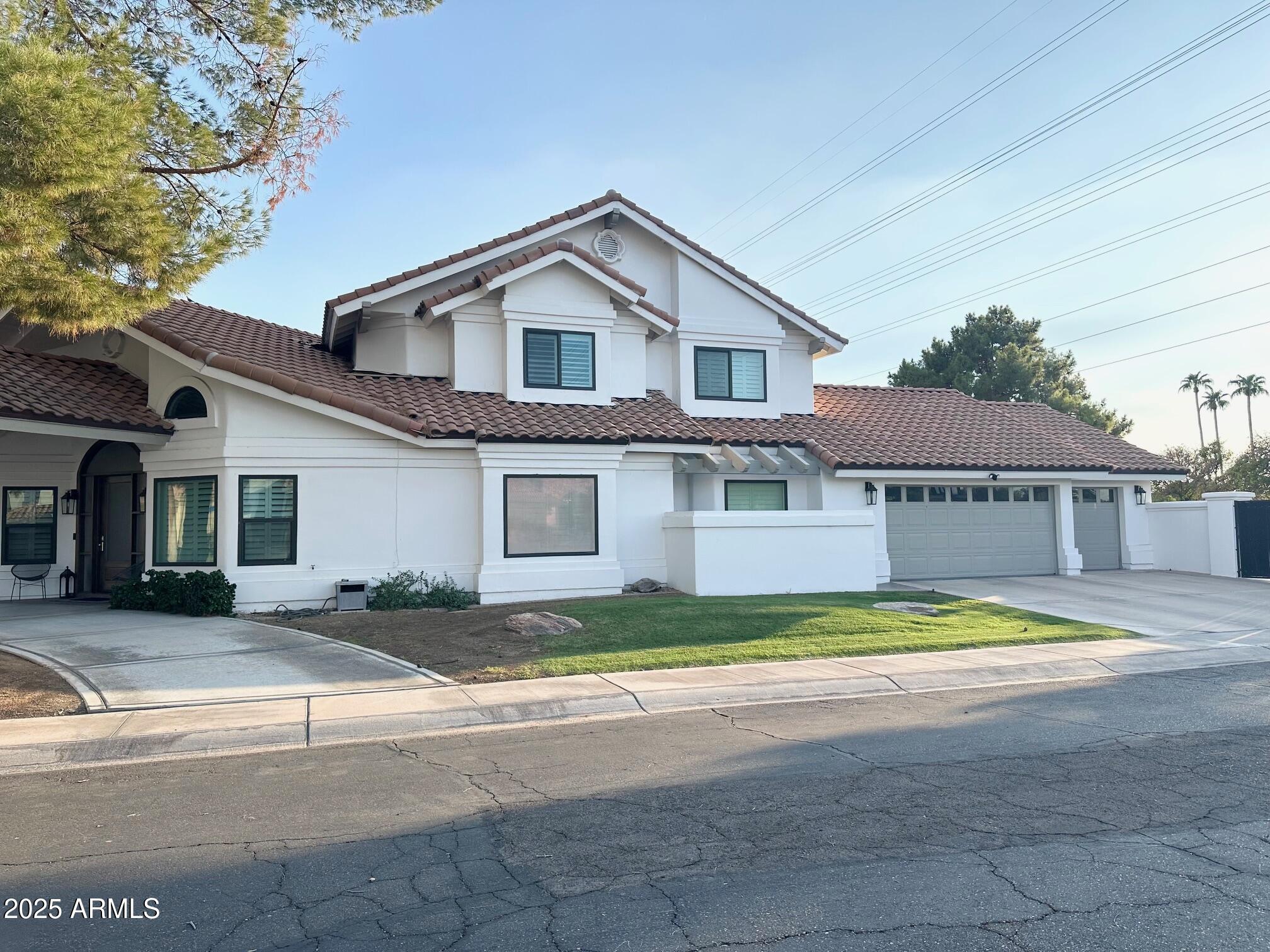 1903 E CATAMARAN Court