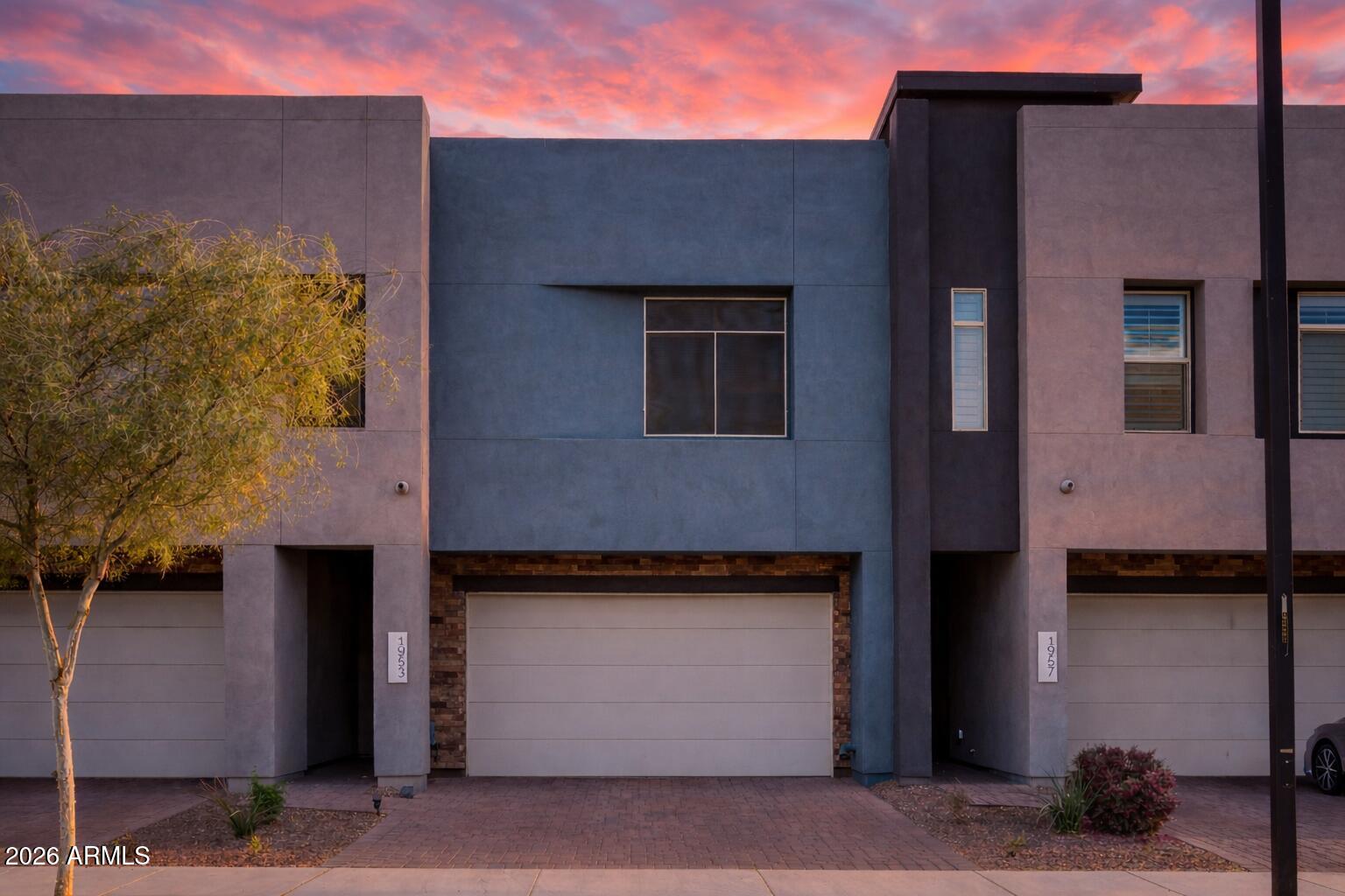 1953 W KINFIELD Trail