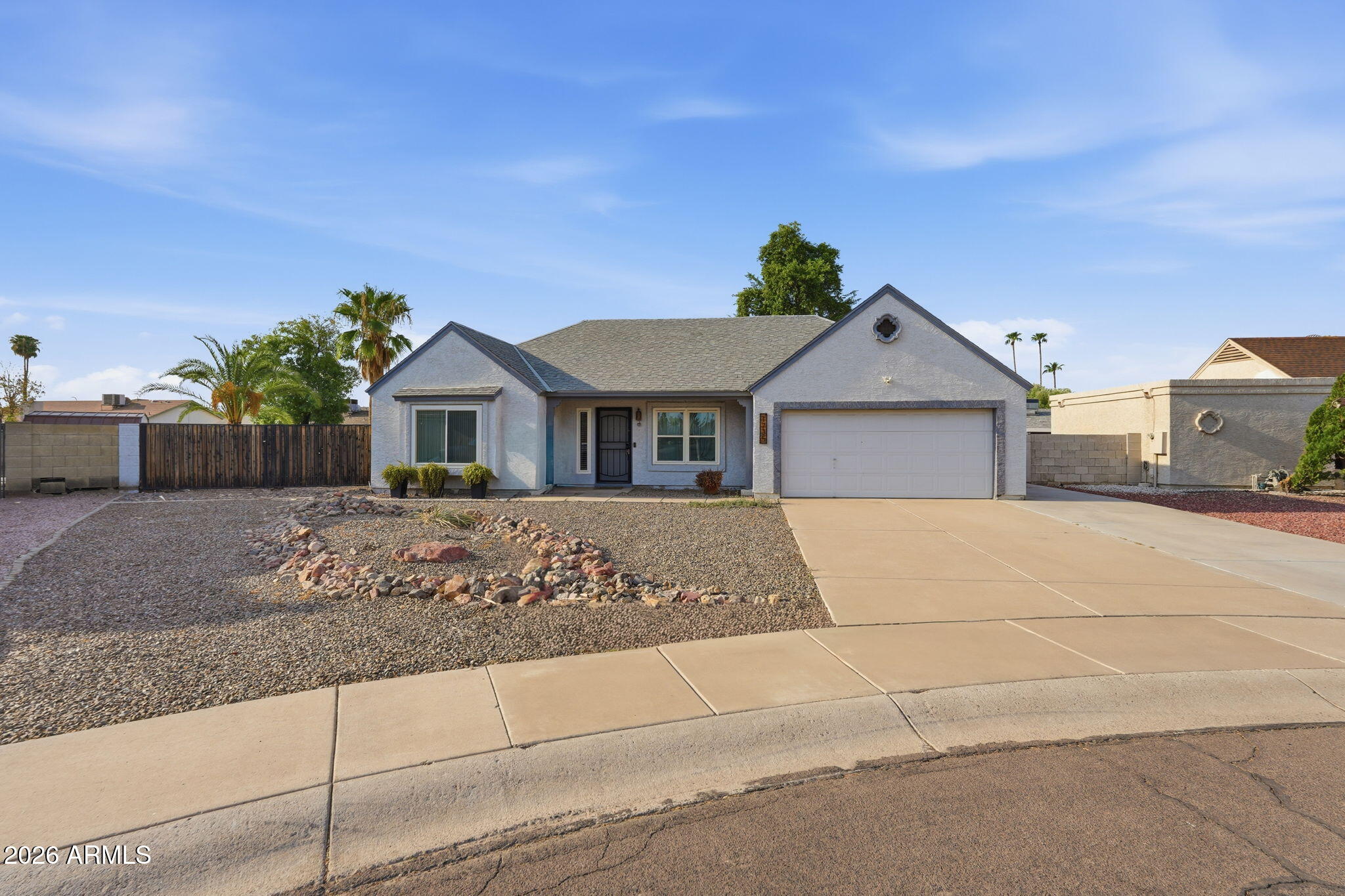 1735 E STEPHENS Drive