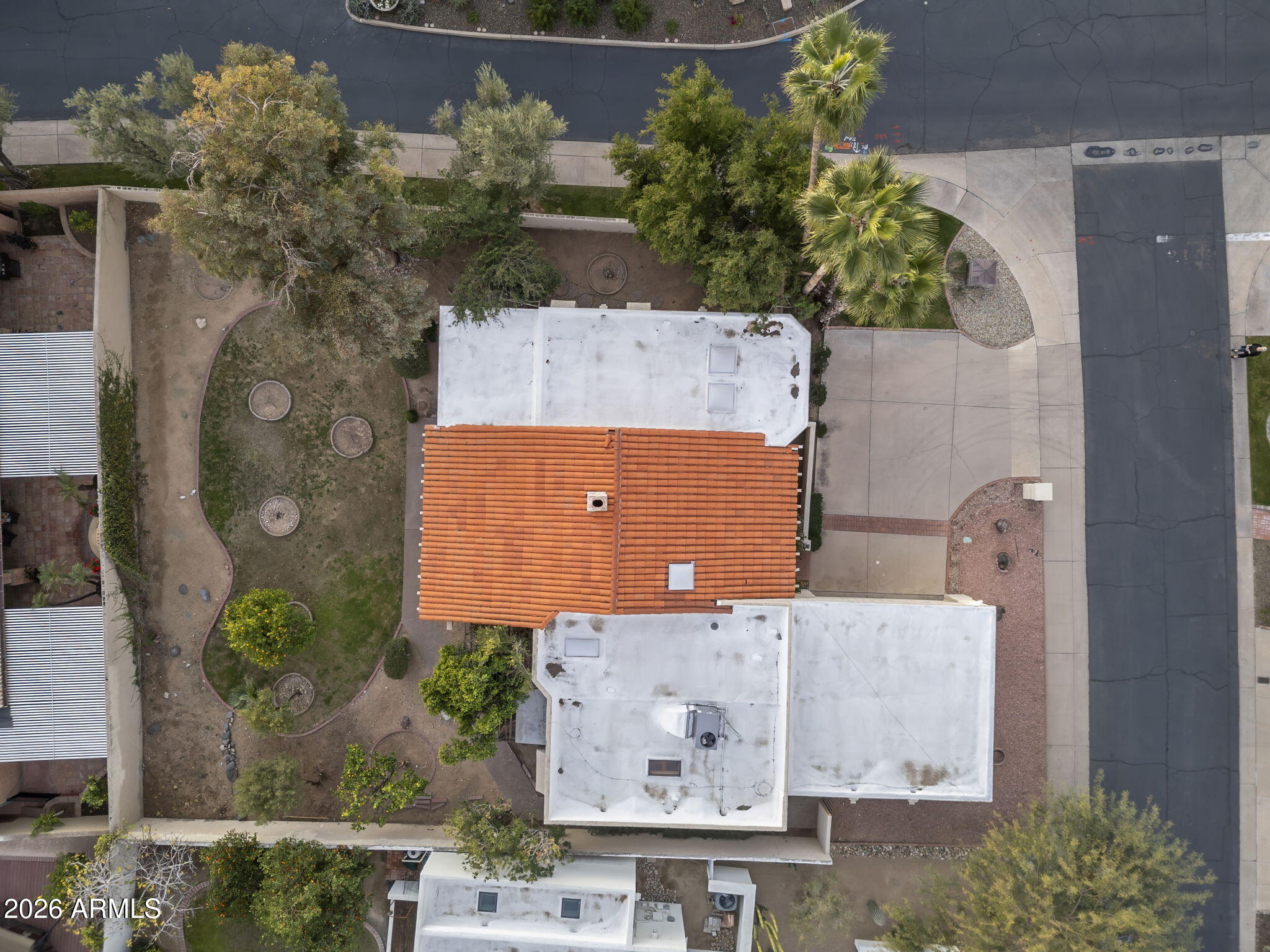 2501 E MONTEBELLO Avenue