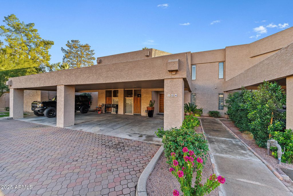 Photo of 6159 E Indian School Road #104, Scottsdale, AZ 85251 (MLS # 6946995)