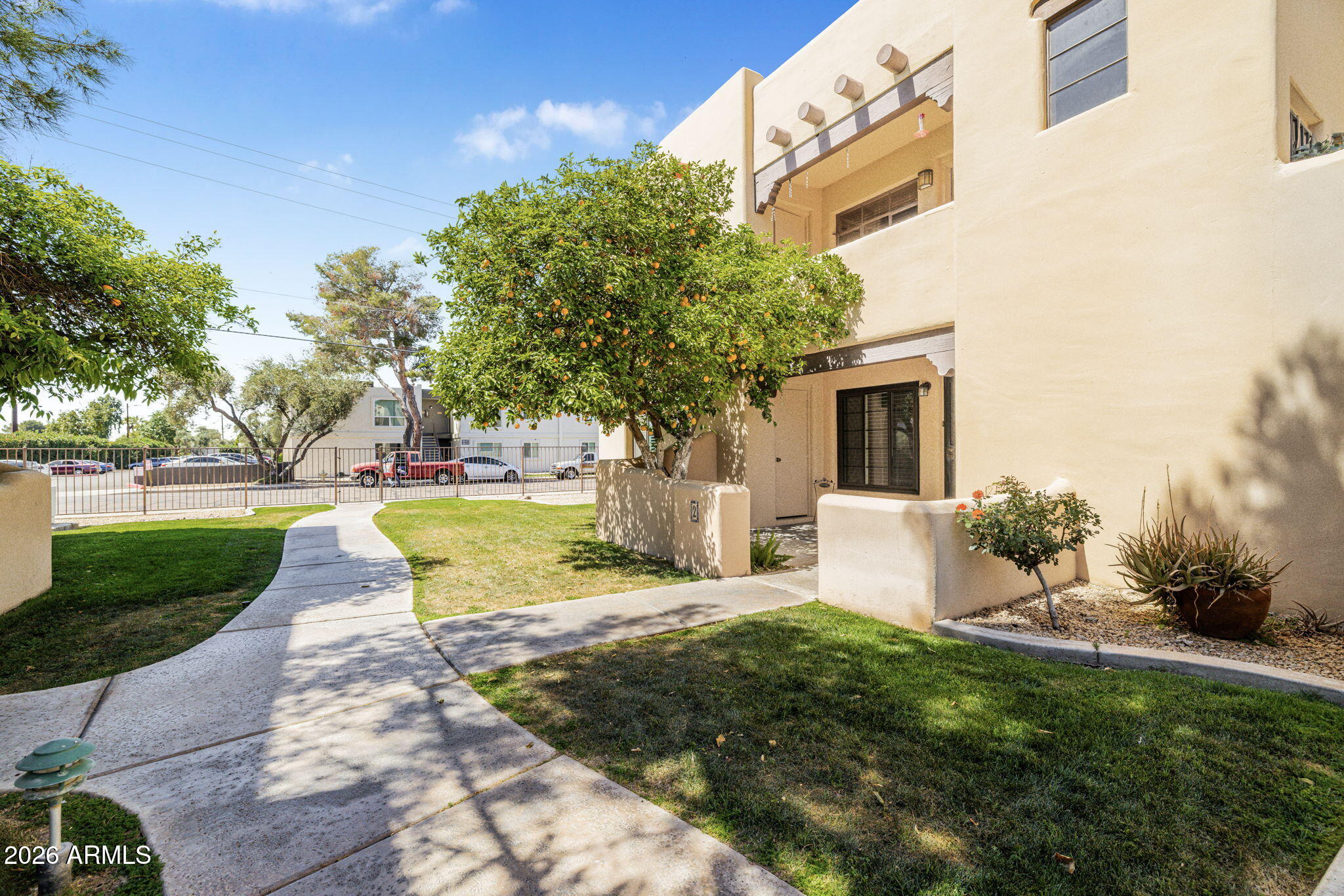 5402 E WINDSOR Avenue 2