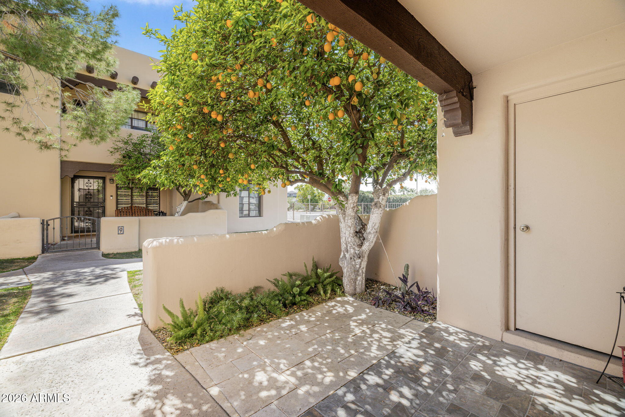 5402 E WINDSOR Avenue 2