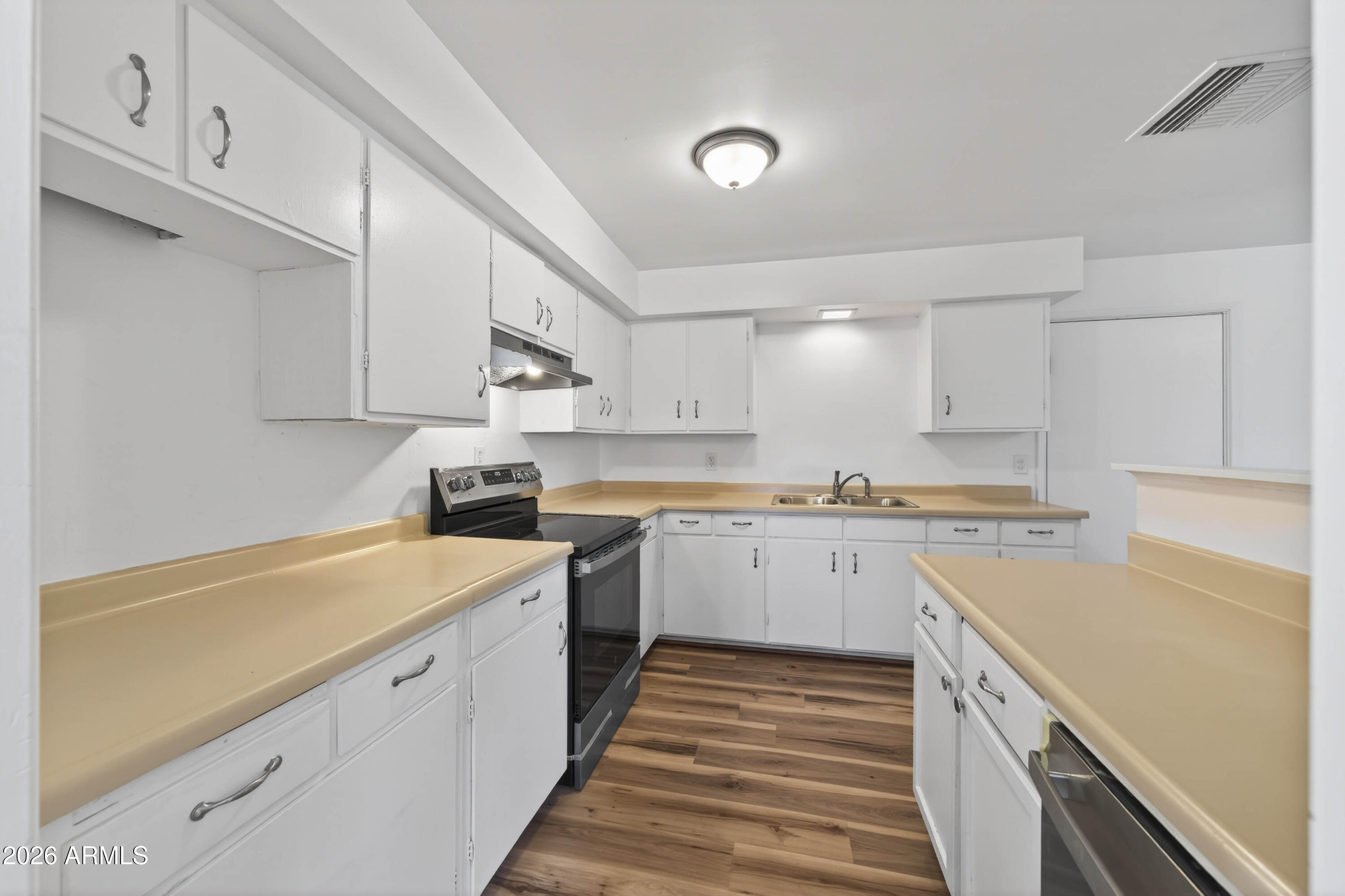 2443 N CALLE QUARTO --