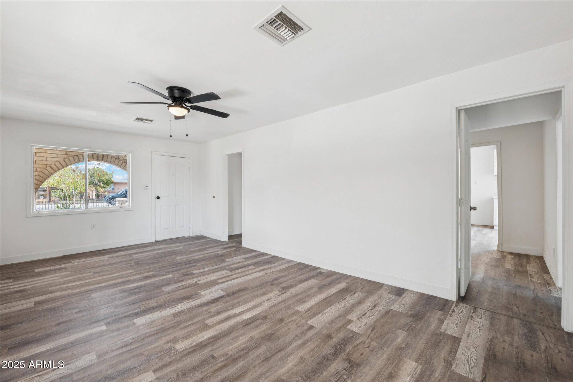 Homes 2 11123 W PIMA Street