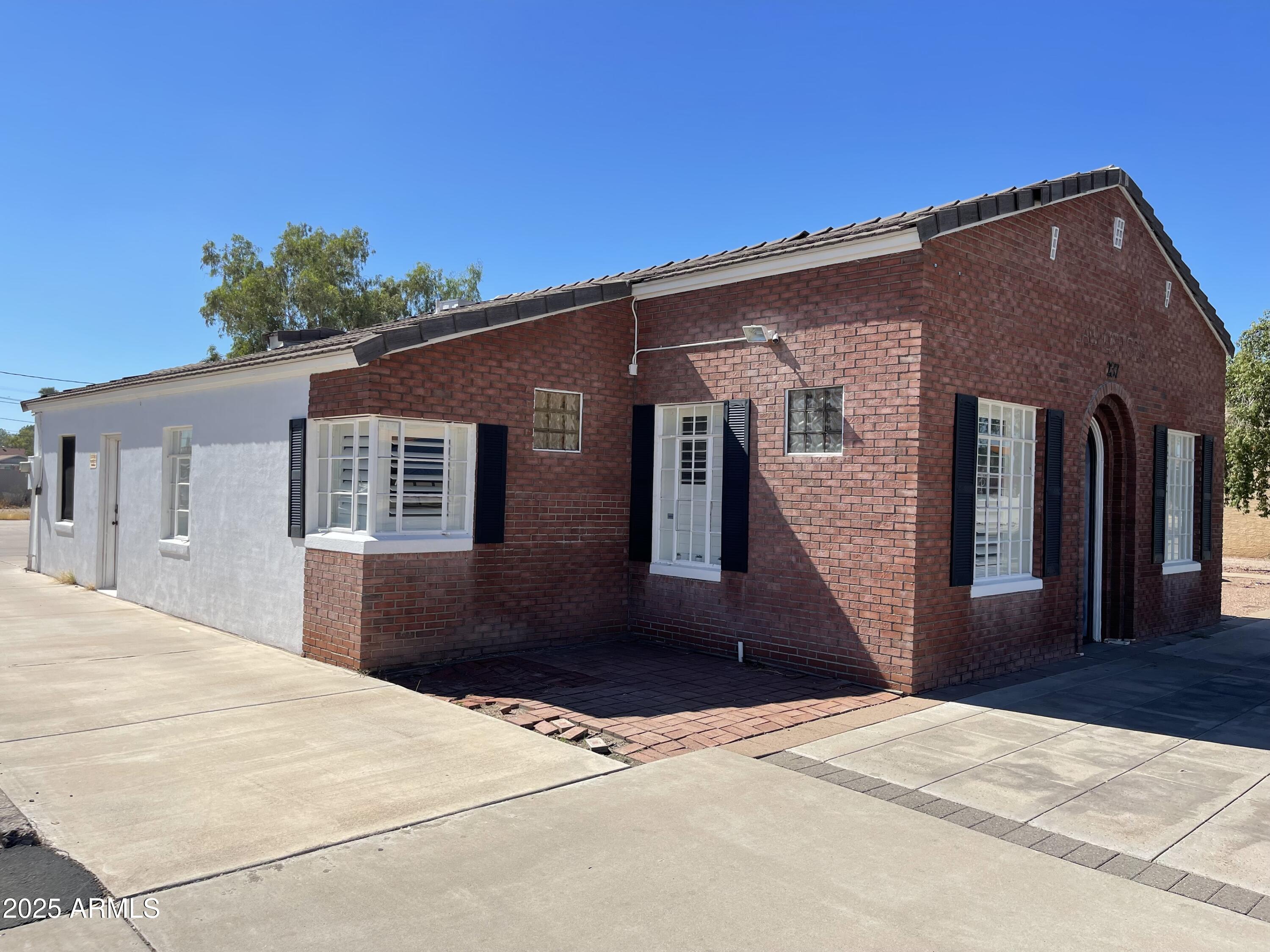 MESA ARIZONA - Commercial Lease