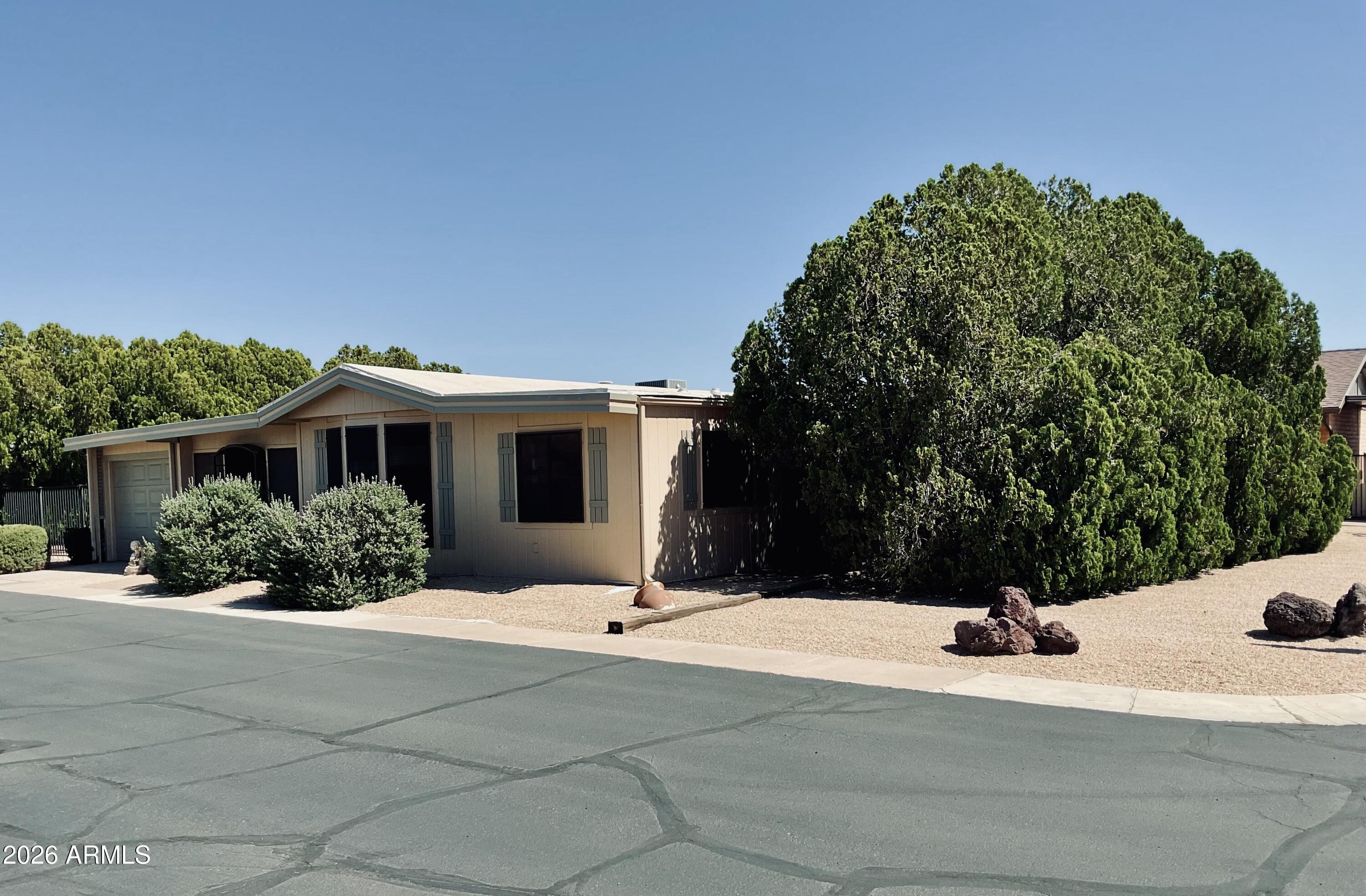 3036 E Utopia Road 52