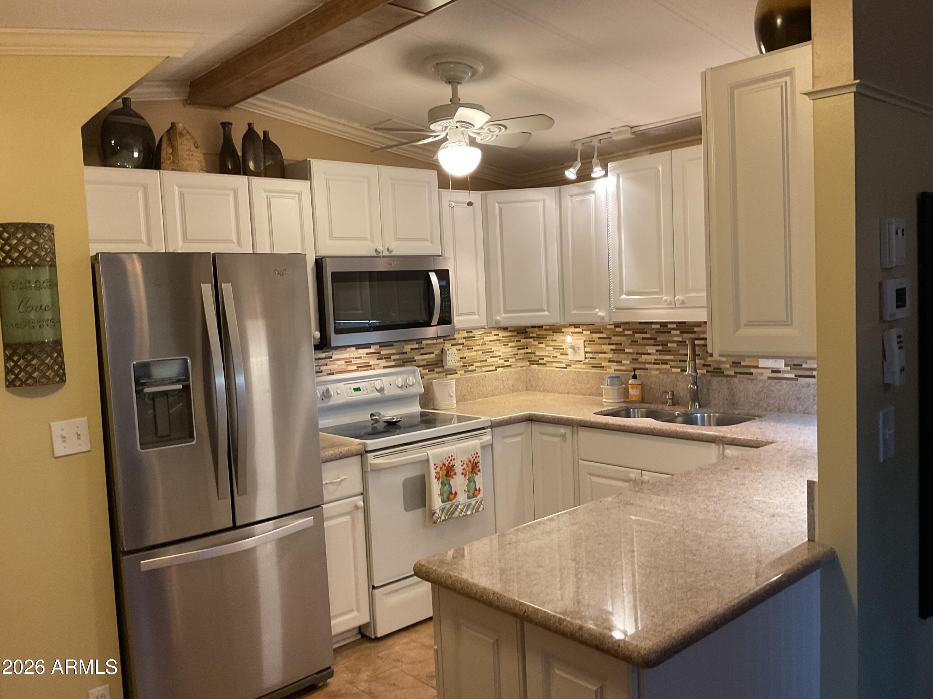 3036 E Utopia Road 52