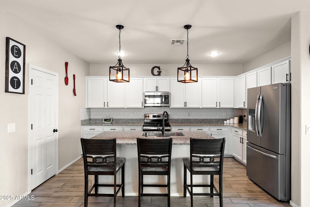 Photo of 242 W Pacific Drive, Casa Grande, AZ 85122 (MLS # 6956555)