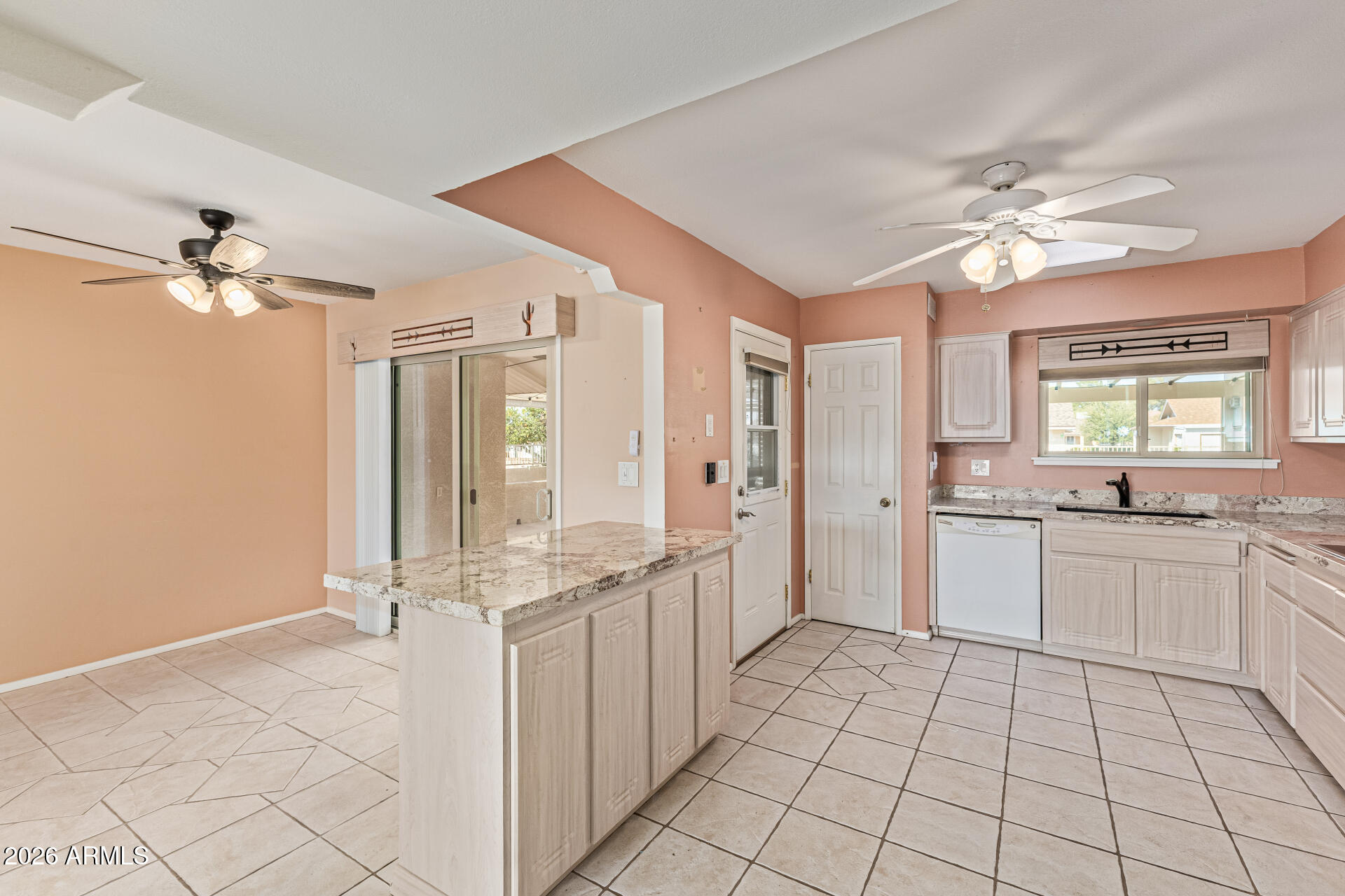 10940 W WHITE MOUNTAIN Road