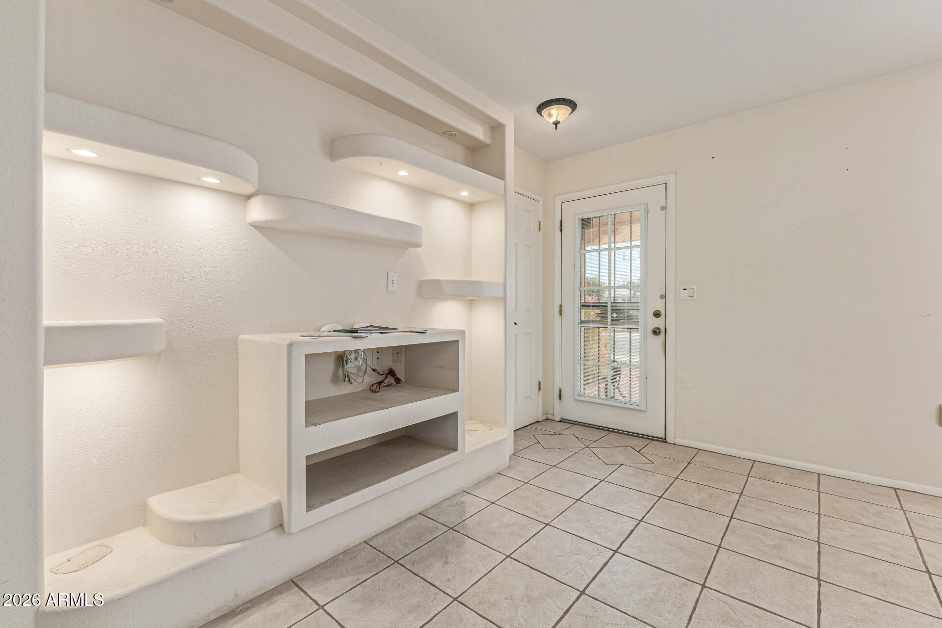 10940 W WHITE MOUNTAIN Road