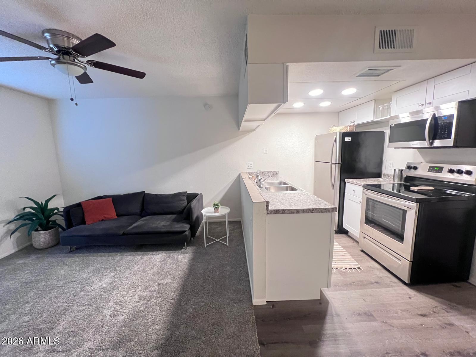 Properties 2 461 W HOLMES Avenue 350
