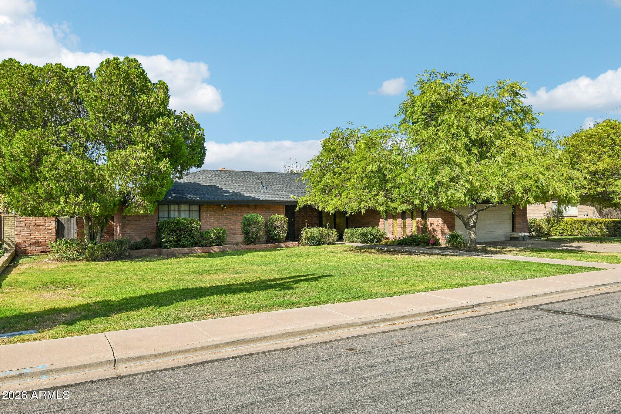 1042 E 3rd Street