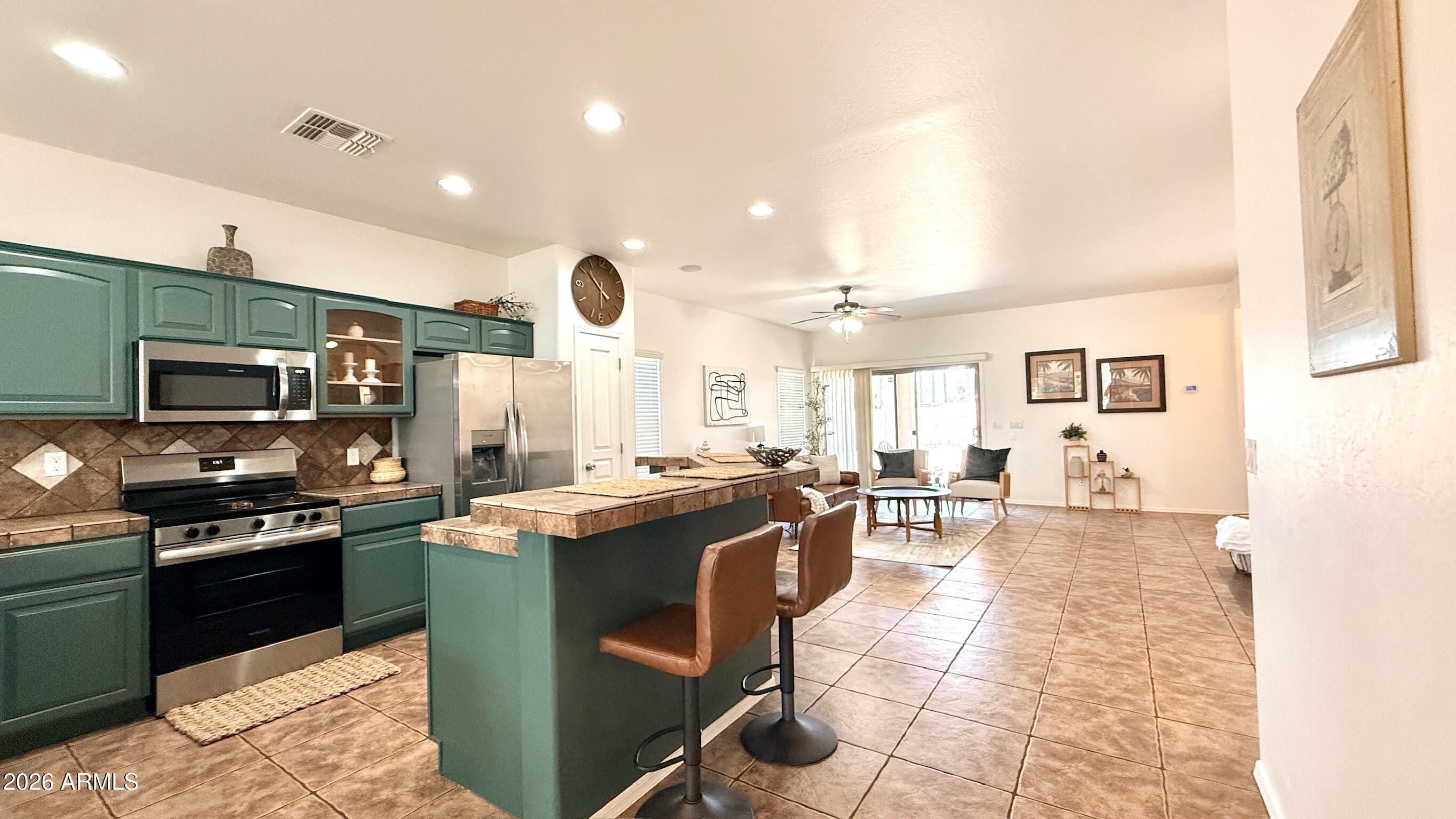 43982 W GARDEN Lane