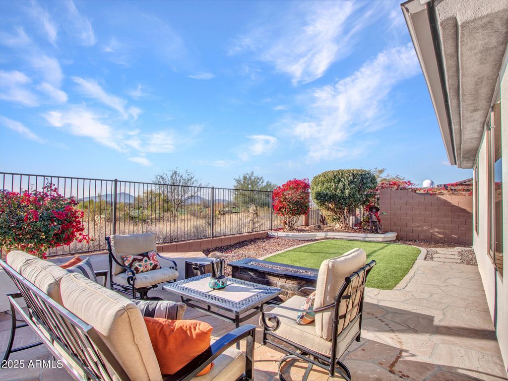Photo of 41933 N Crooked Stick Road, Anthem, AZ 85086 (MLS # 6907326)