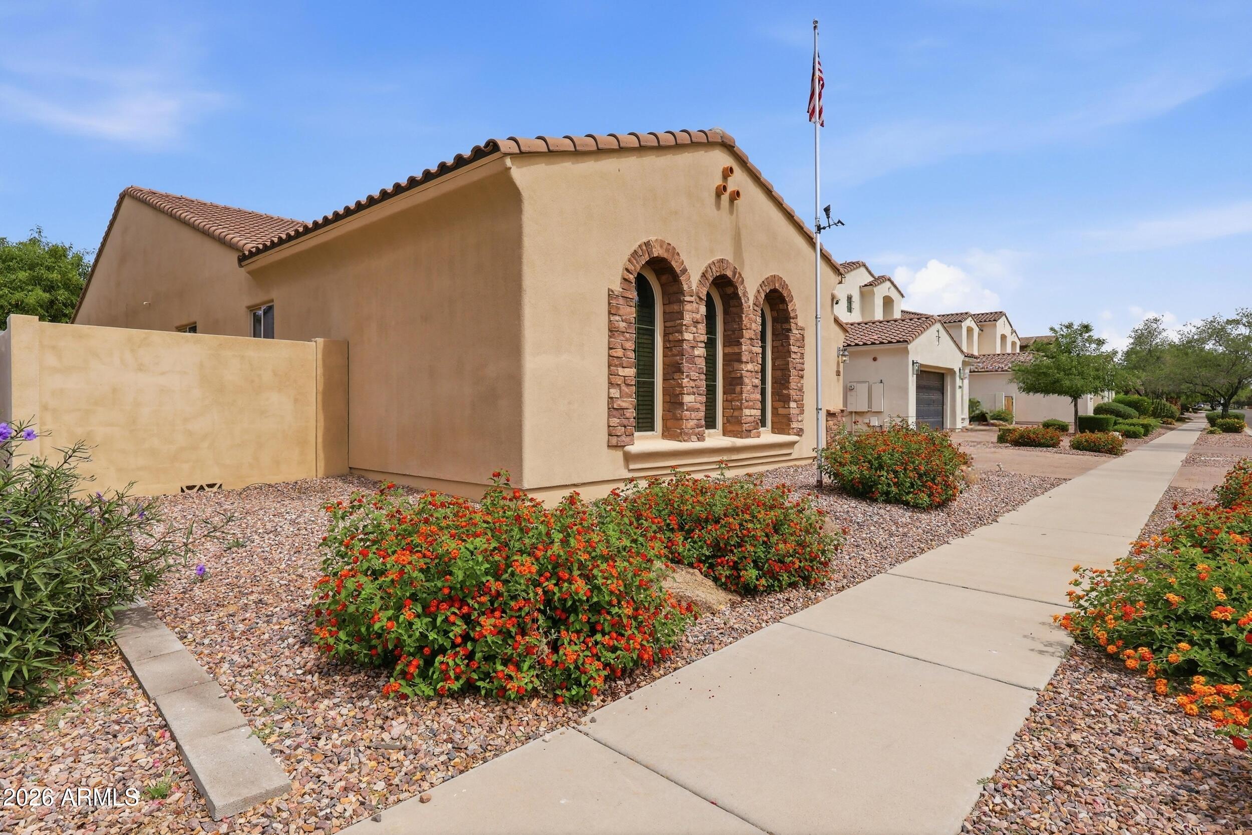 2916 E BLUE SAGE Road