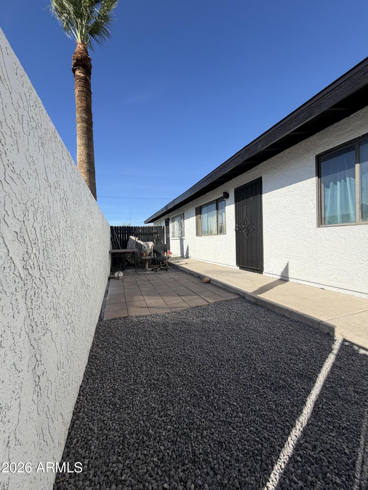 82 W SOUTHERN Avenue