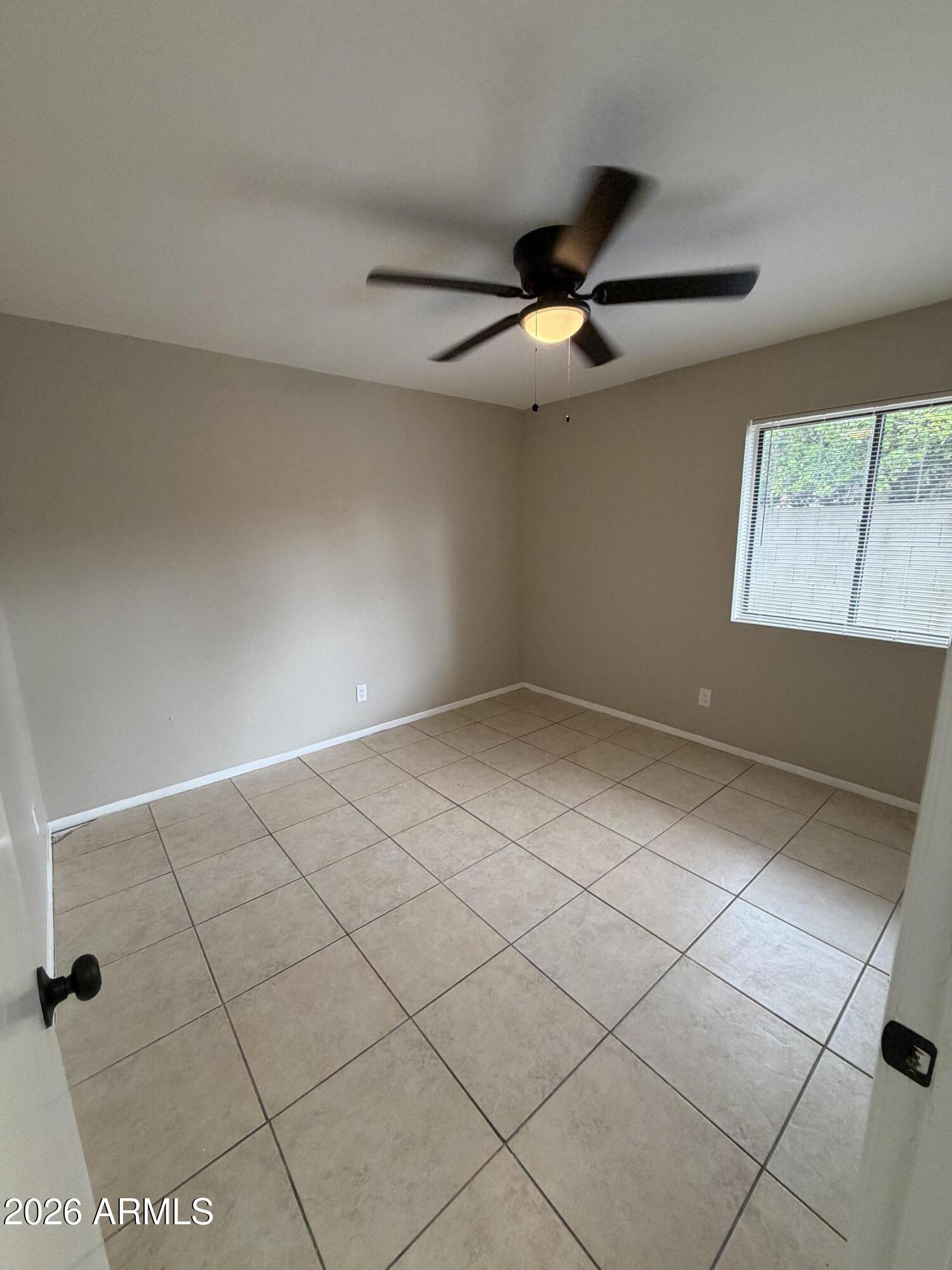 82 W SOUTHERN Avenue