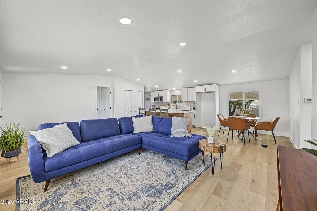 Photo of 2843 E Piute Avenue, Phoenix, AZ 85050 (MLS # 7093866)