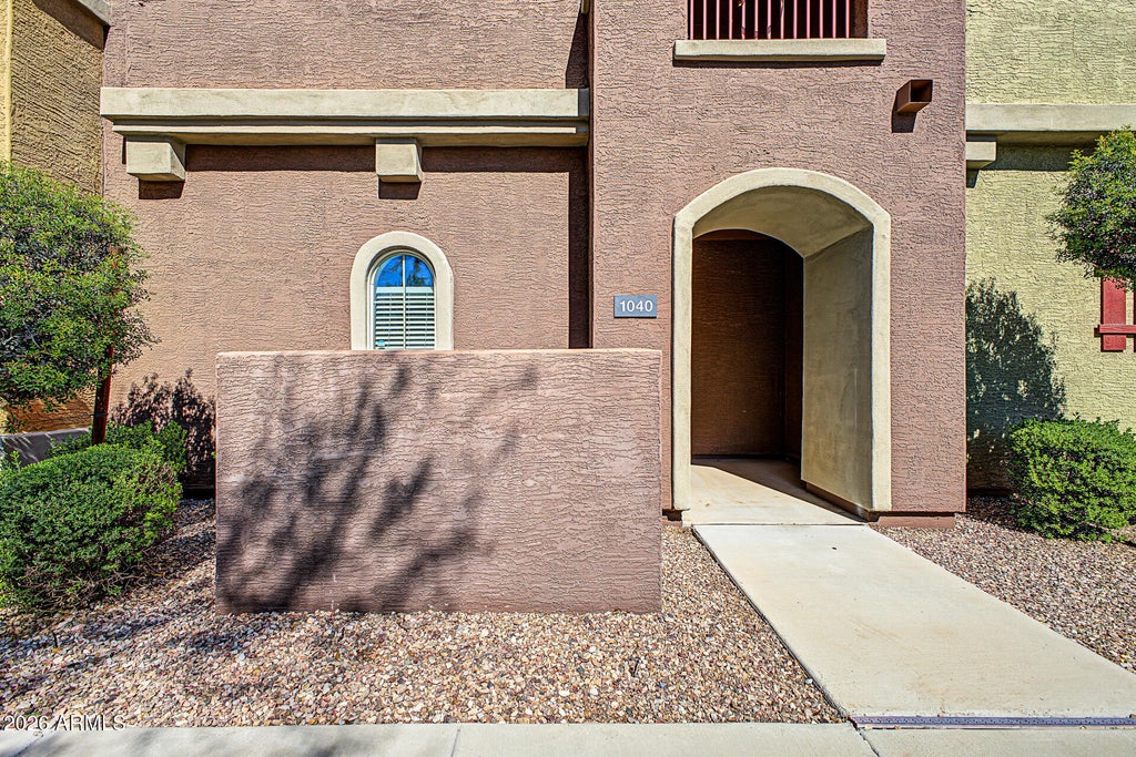 Photo of 240 W Juniper Avenue #1040, Gilbert, AZ 85233 (MLS # 7094272)