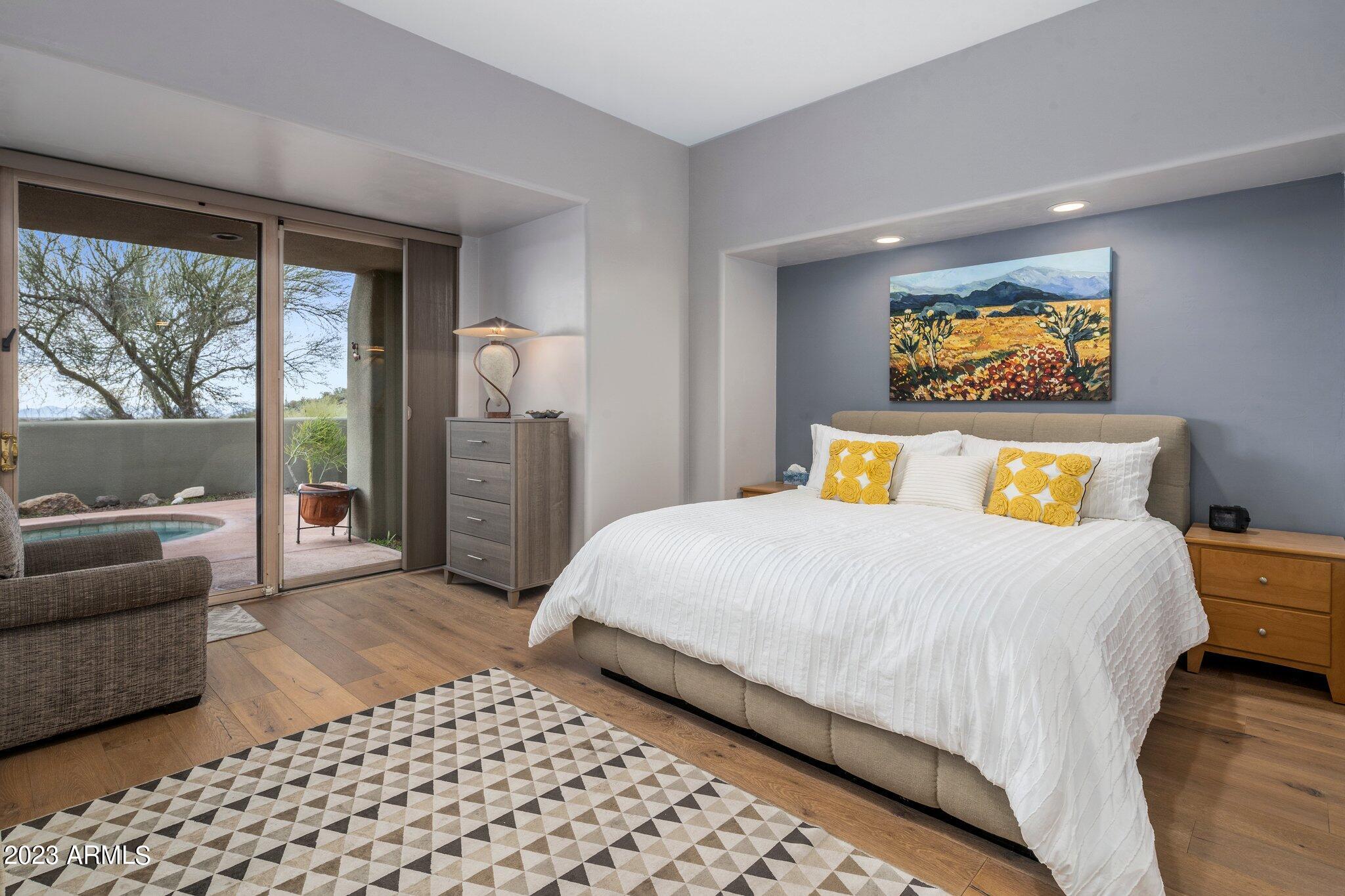 10111 E GRAYTHORN Drive