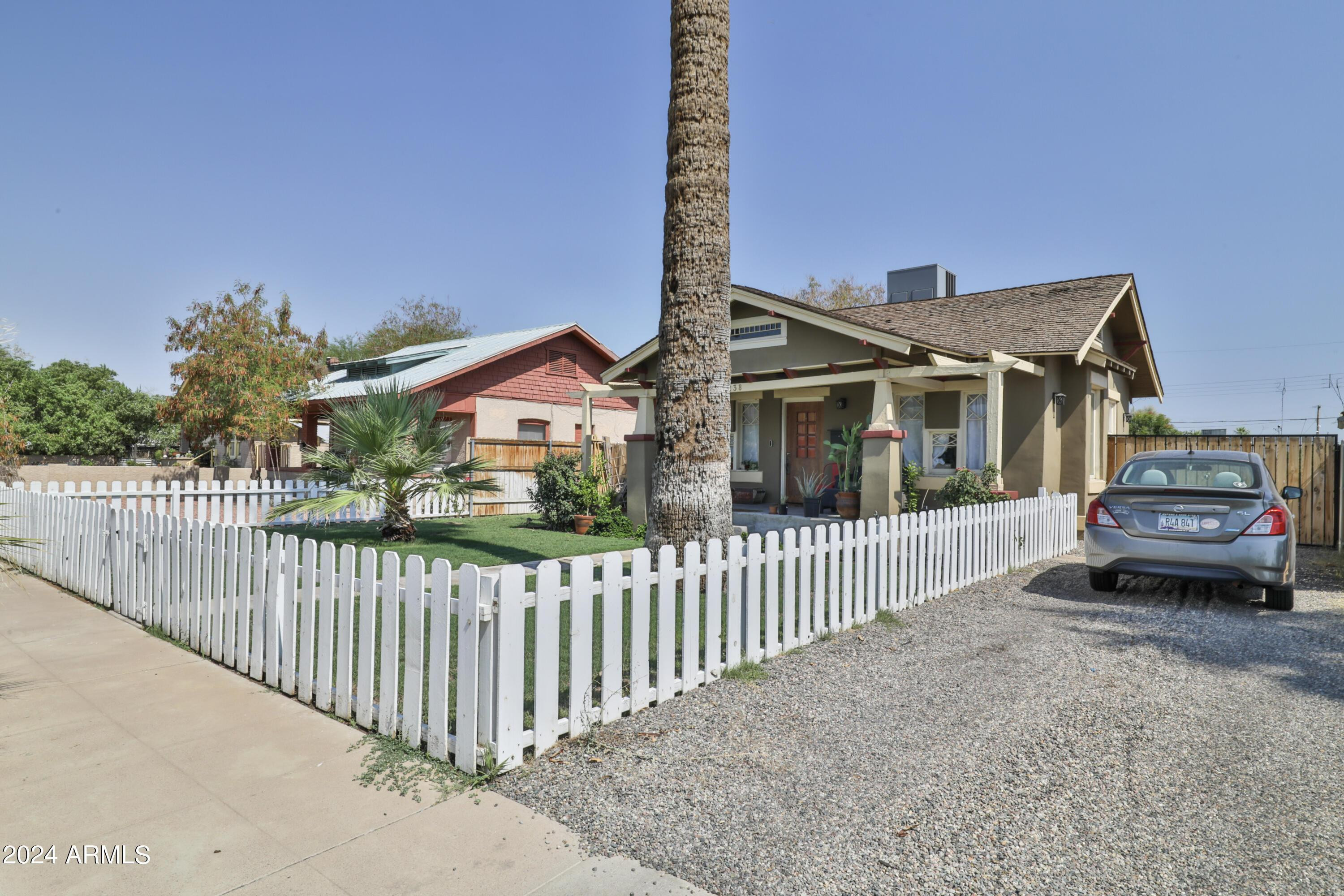 1238 E McKinley Street