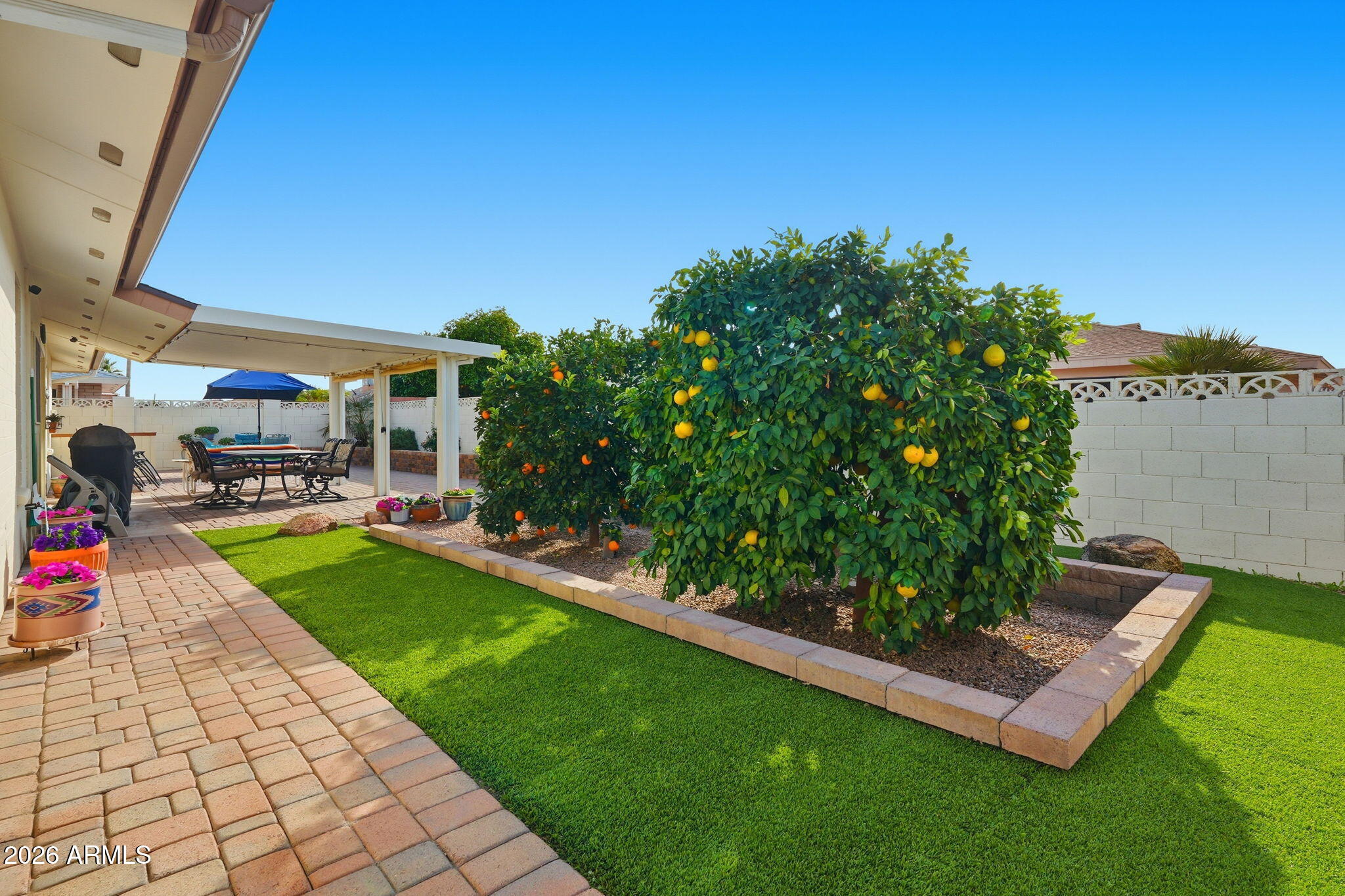 8021 E NEVILLE Avenue