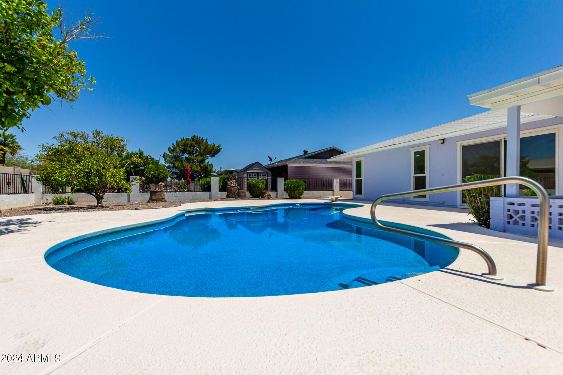 10826 W LOMA BLANCA Drive .