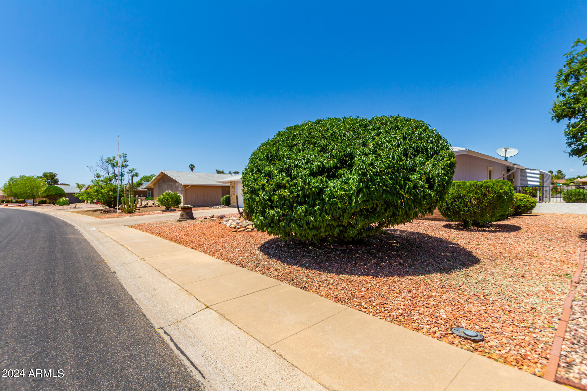 10826 W LOMA BLANCA Drive .