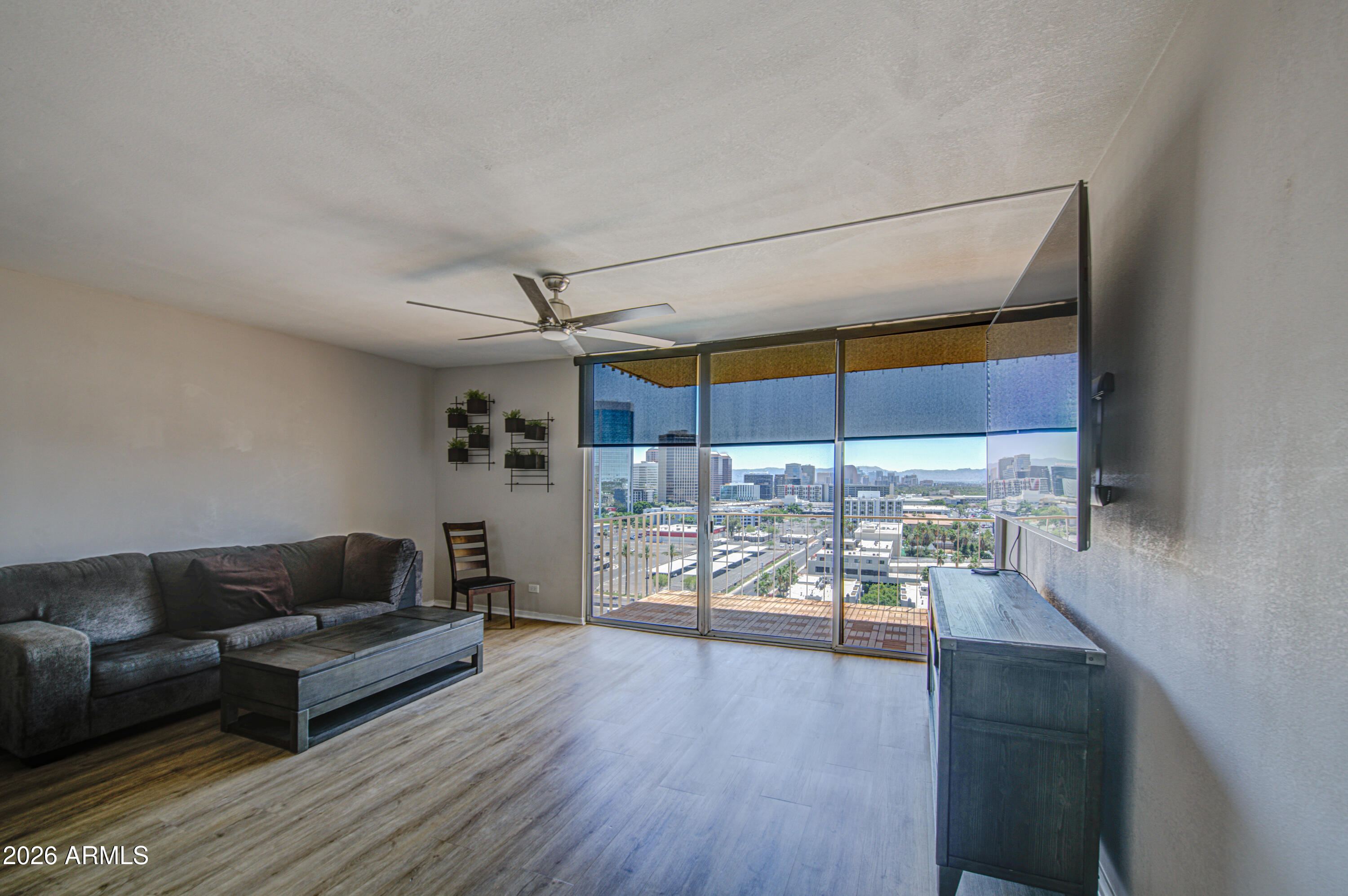 207 W CLARENDON Avenue 14A