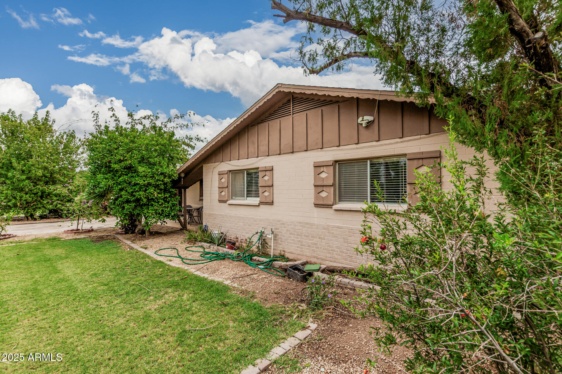 3631 W MYRTLE Avenue