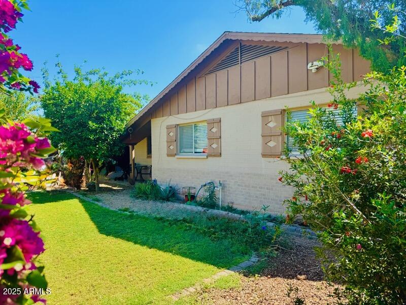 3631 W MYRTLE Avenue