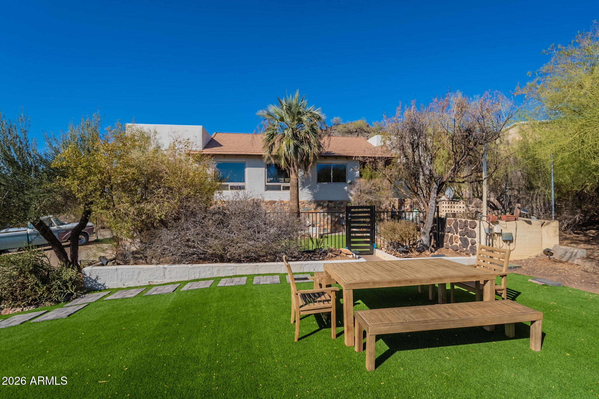 1902 E CORTEZ Street