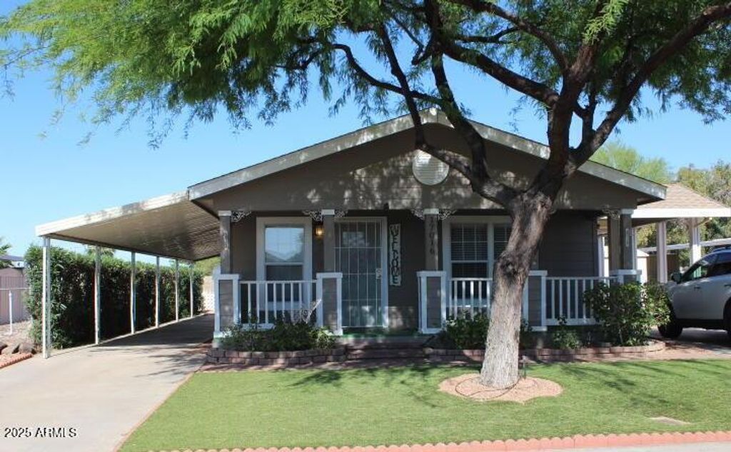 Photo of 17016 N 66th Terrace, Glendale, AZ 85308 (MLS # 6929782)