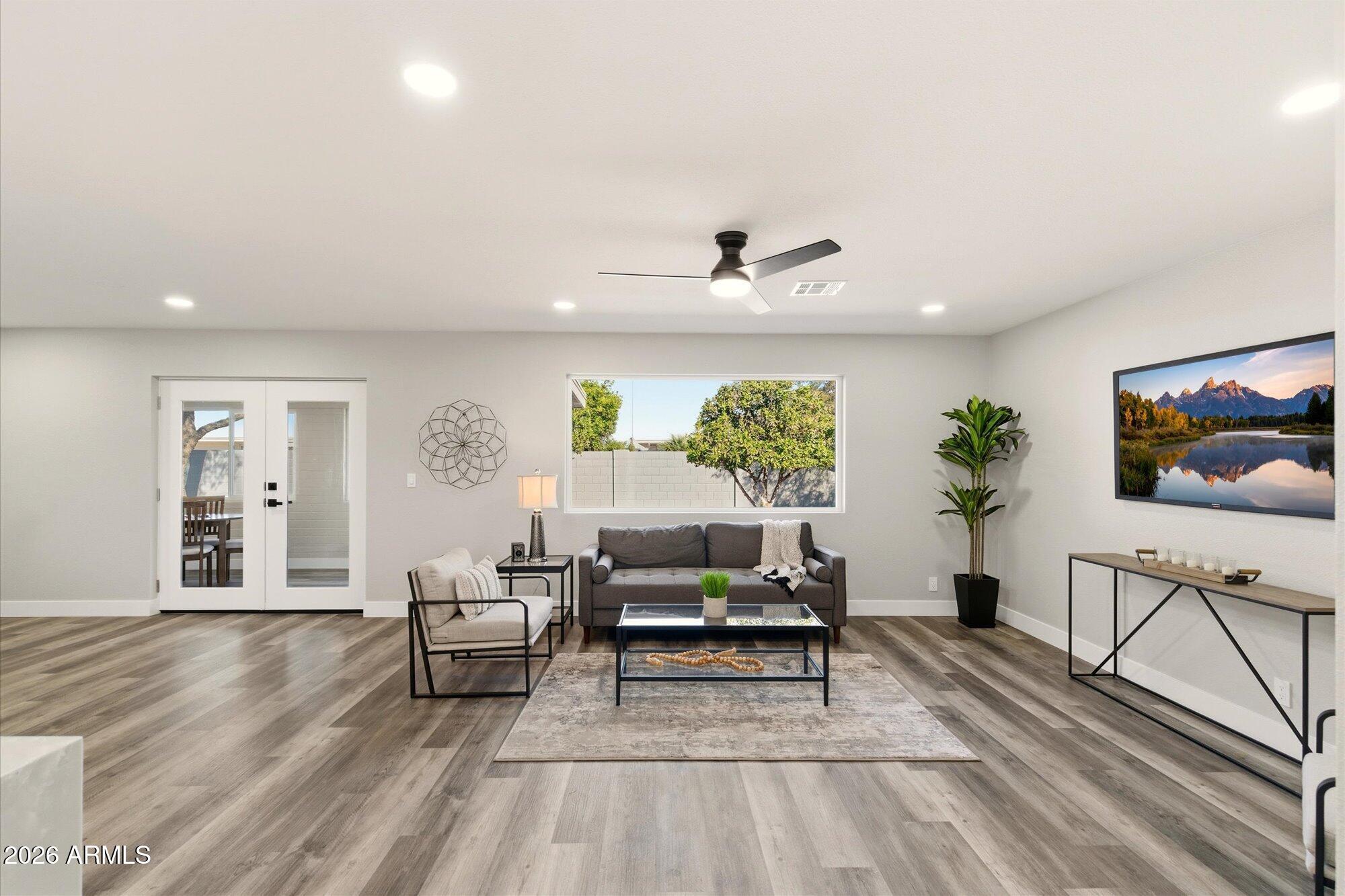 4160 E CARMEL Avenue