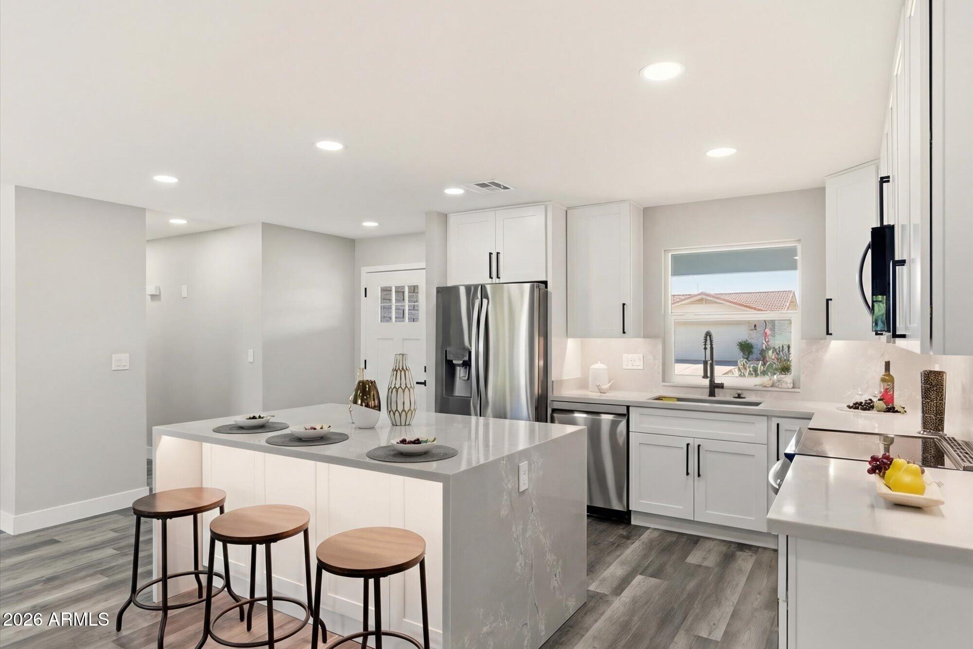 4160 E CARMEL Avenue