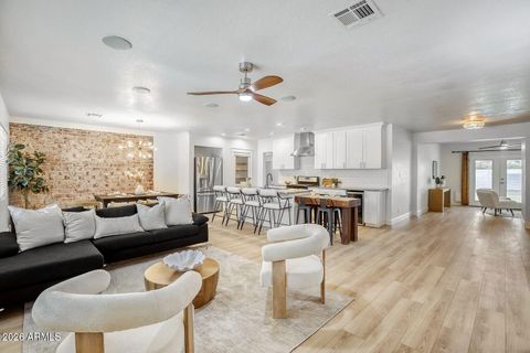 Photo of 4036 N 40th Place, Phoenix, AZ 85018 (MLS # 6976299)