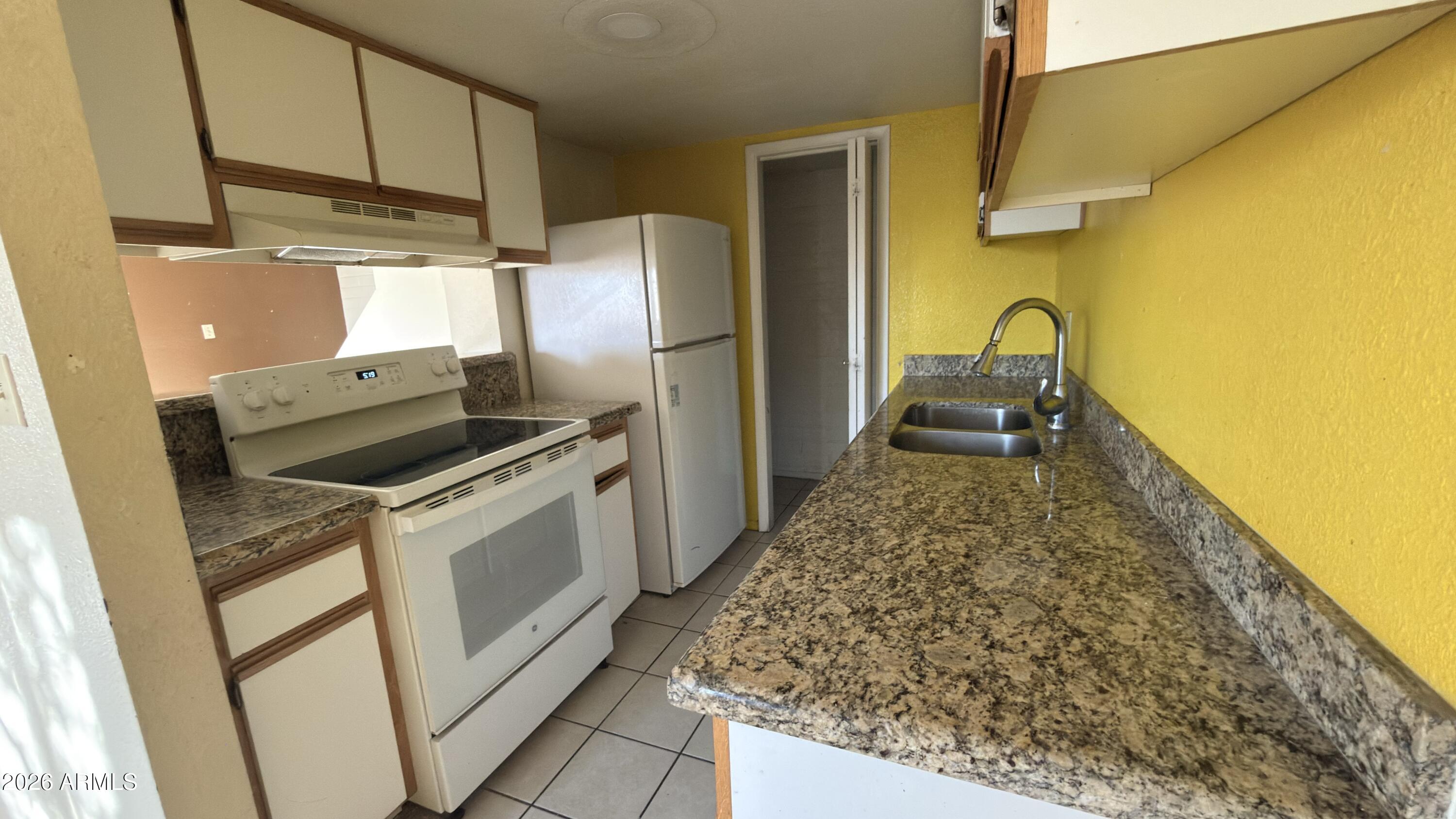 4605 E PUEBLO Avenue