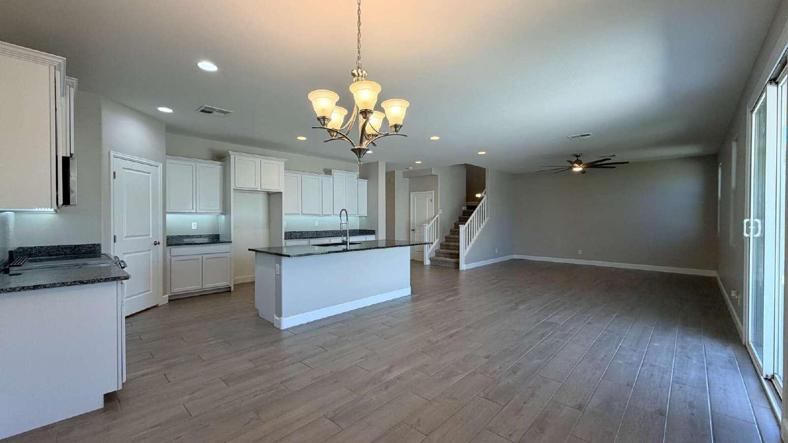 612 E Hazelnut Lane