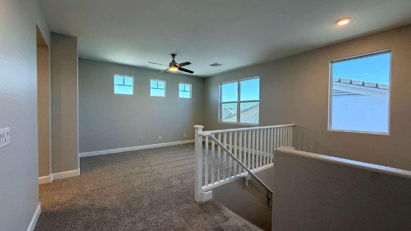 612 E Hazelnut Lane