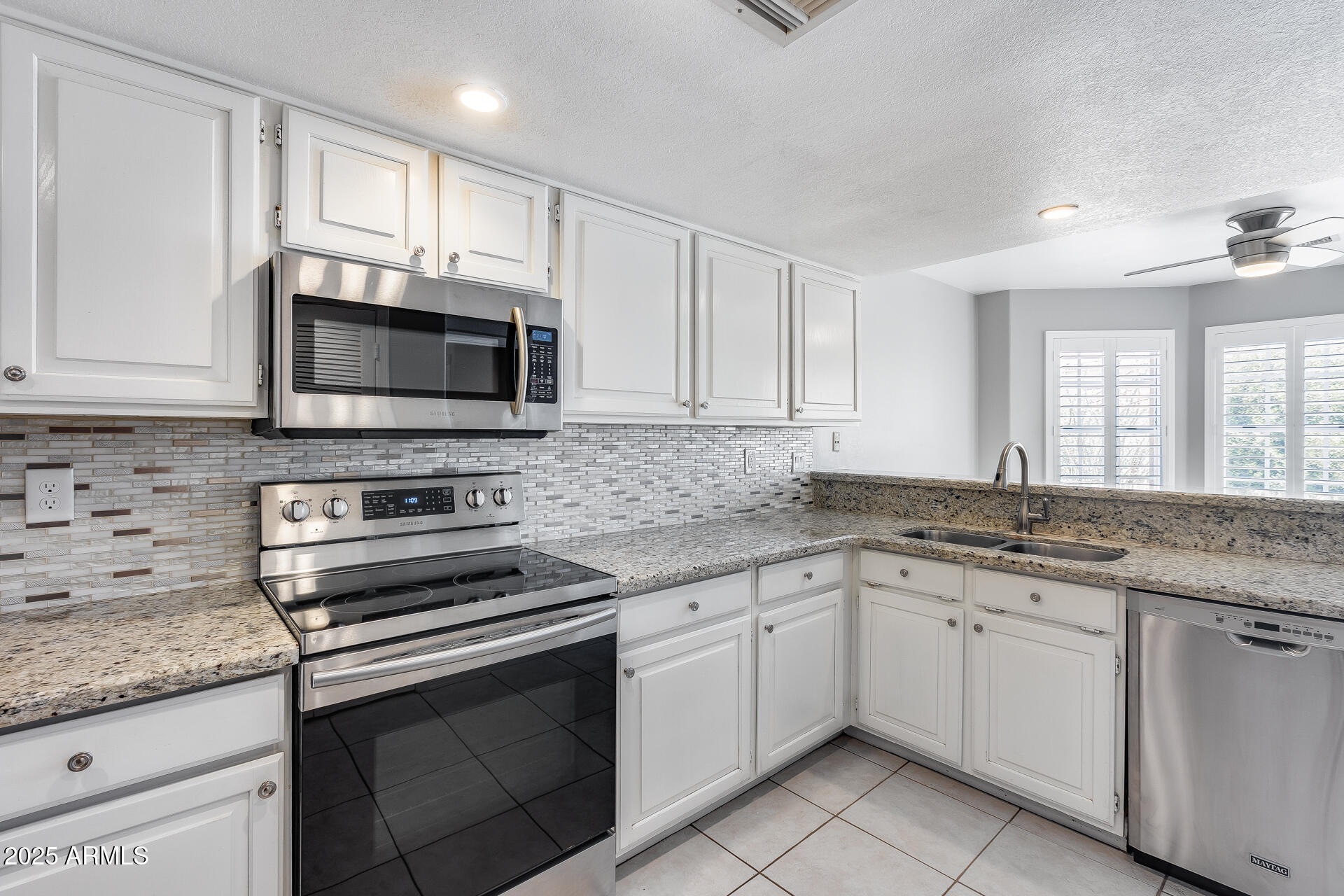 11217 E LAUREL Lane